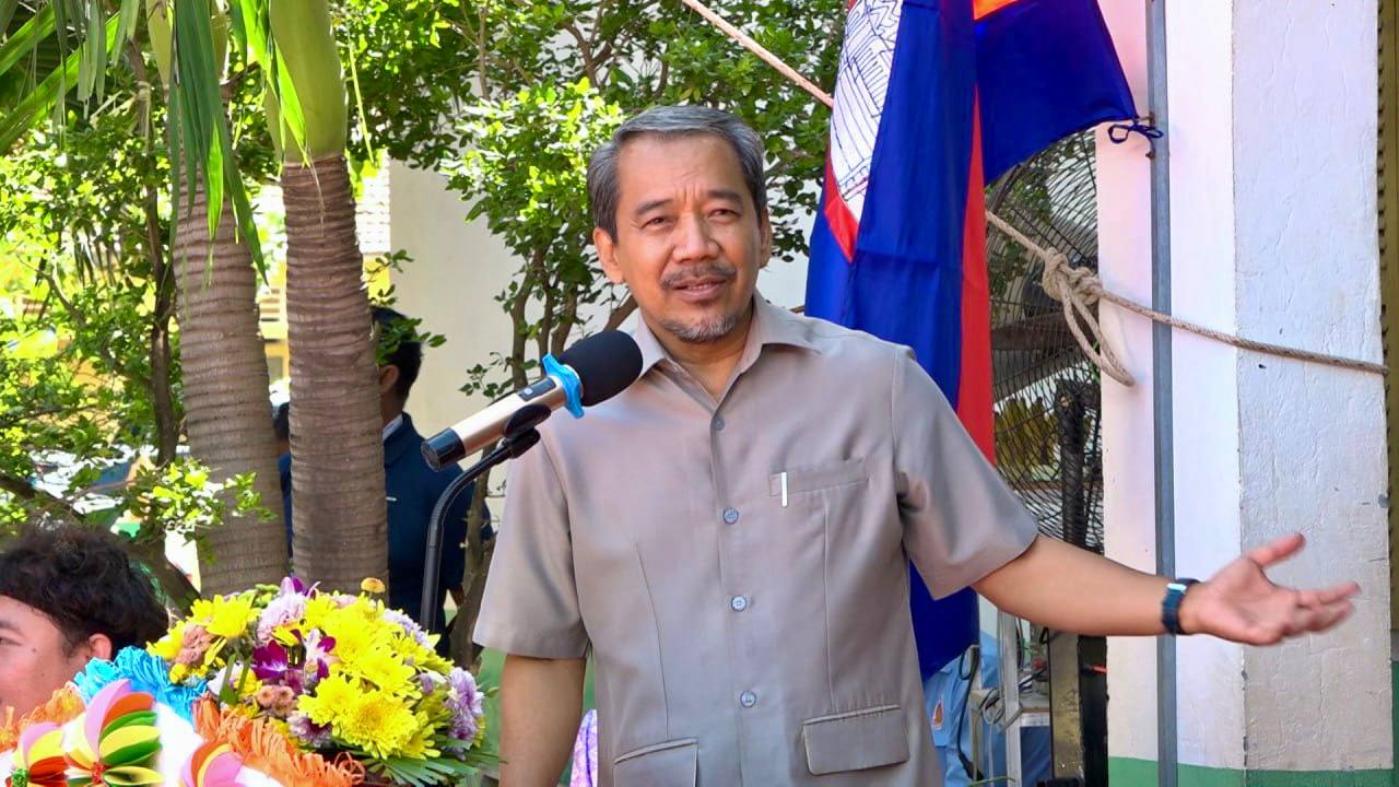 ទេសរដ្ឋមន្ត្រី កែវ រ៉េមី អញ្ជើញបើកបវេសនកាល ឆ្នាំសិក្សា ២០២៤ – ២០២៥ នៅសាលាបឋមសិក្សាជម្ពូវ័ន