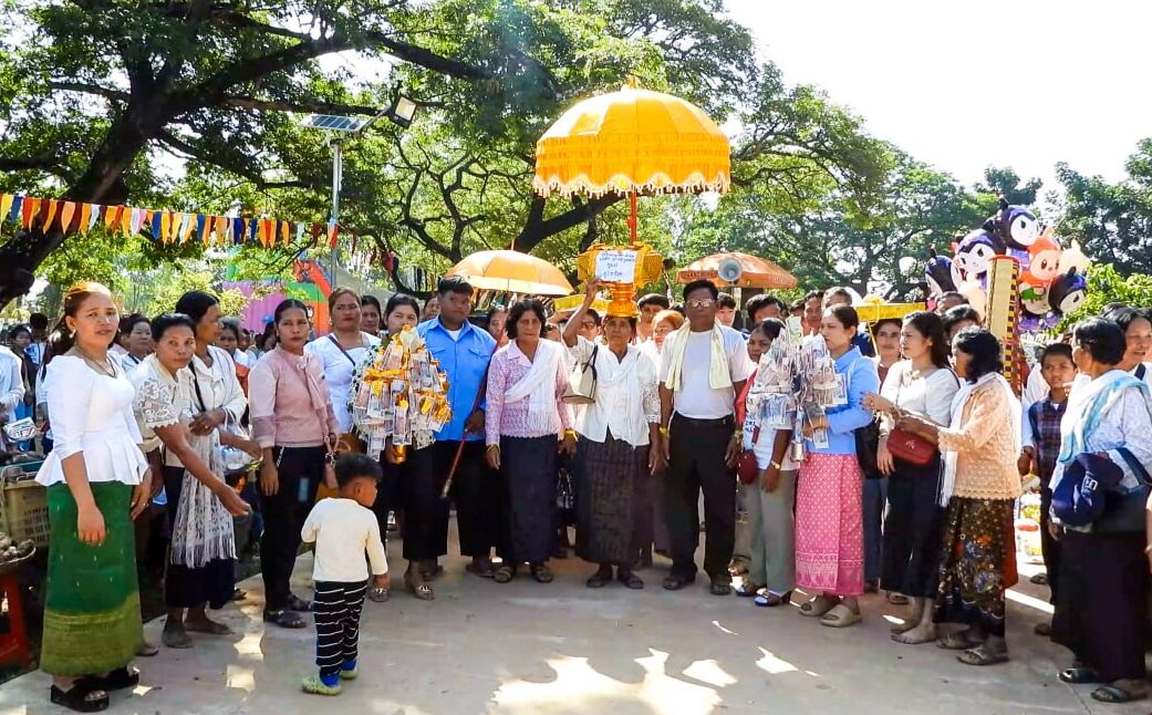 បច្ច័យ អង្គកឋិនសាមគ្គី ជិត ៣០លានរៀល ត្រូវបានប្រគេនព្រះសង្ឃ កសាងព្រះវិហារថ្មី វត្តគោកកី ឃុំទឹកជោរ ស្រុកព្រះនេត្រព្រះ ខេត្តបន្ទាយមានជ័យ