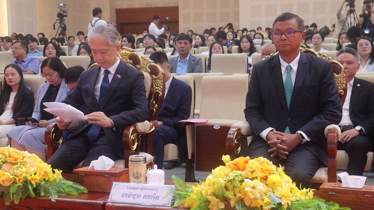 ឯកឧត្តម ហង់ជួន ណារ៉ុន ៖ ការប្រកួតចម្រៀងចិន គឺជាកម្លាំងចលករសំខាន់លើកកម្ពស់ការអប់រំភាសាចិននៅកម្ពុជា