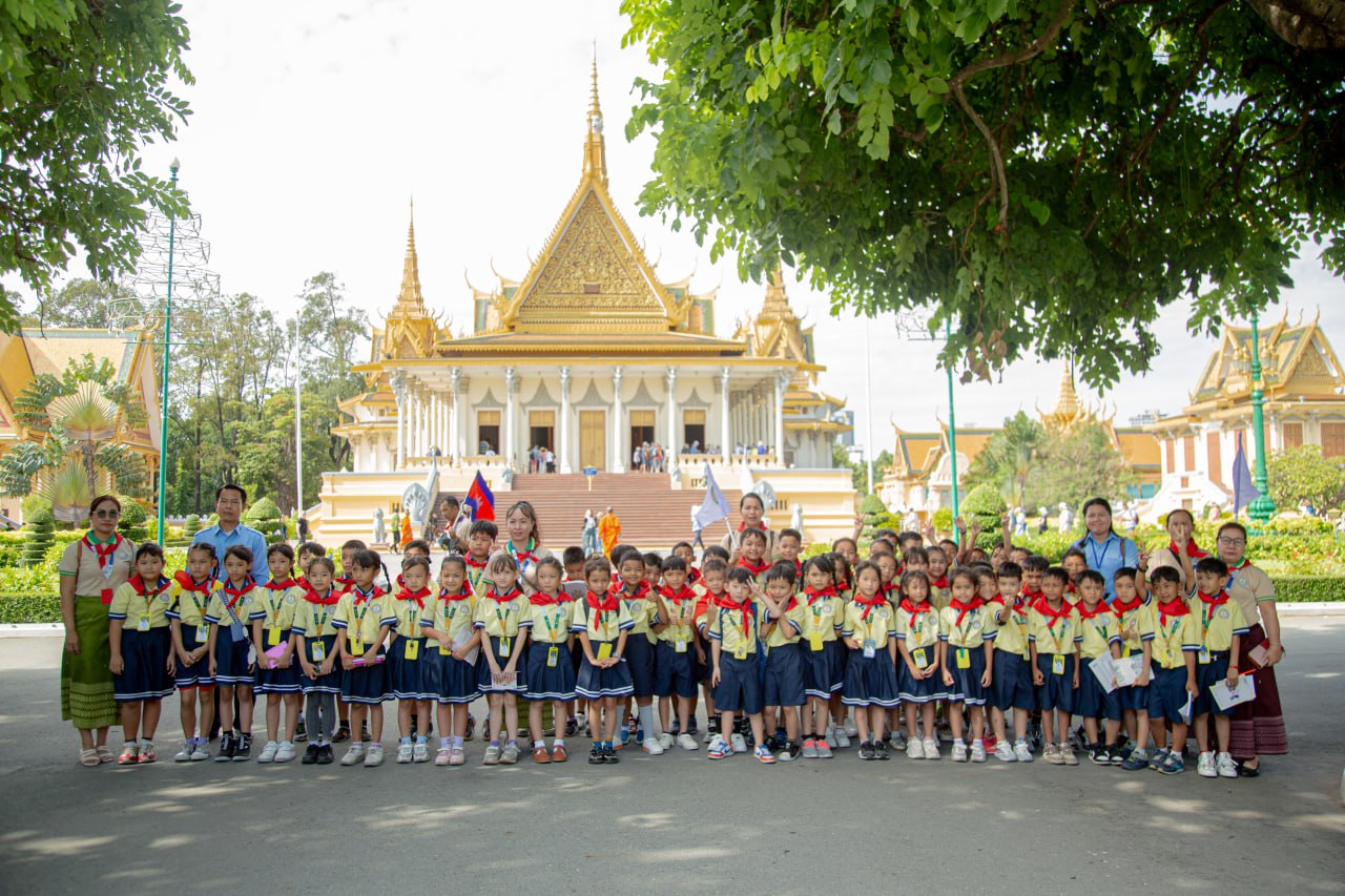 សាលារៀនហ្គោលដិន វ៉ាលី អាកាដឺមី អហ្វហូបវើលវ៉ាយ បានបង្កើតកម្មវិធីទស្សនកិច្ចសិក្សានៅកន្លែងប្រវត្តិសាស្រ្ត ដើម្បីឱ្យសិស្សតូចៗបង្កើនការយល់ដឹង និងចងចាំពីប្រវត្តិសាស្រ្តរបស់ខ្លួនឲ្យបានច្បាស់