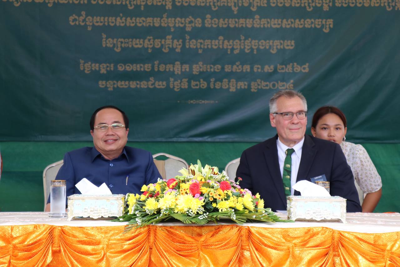 ប្រគល់ទទួលអគារសិក្សា៥ខ្នង និងសមិទ្ធផលនានាក្រោយ​ជួសជុល​រួចជាស្ថាពរ នៅស្រុកស្វាយចេក