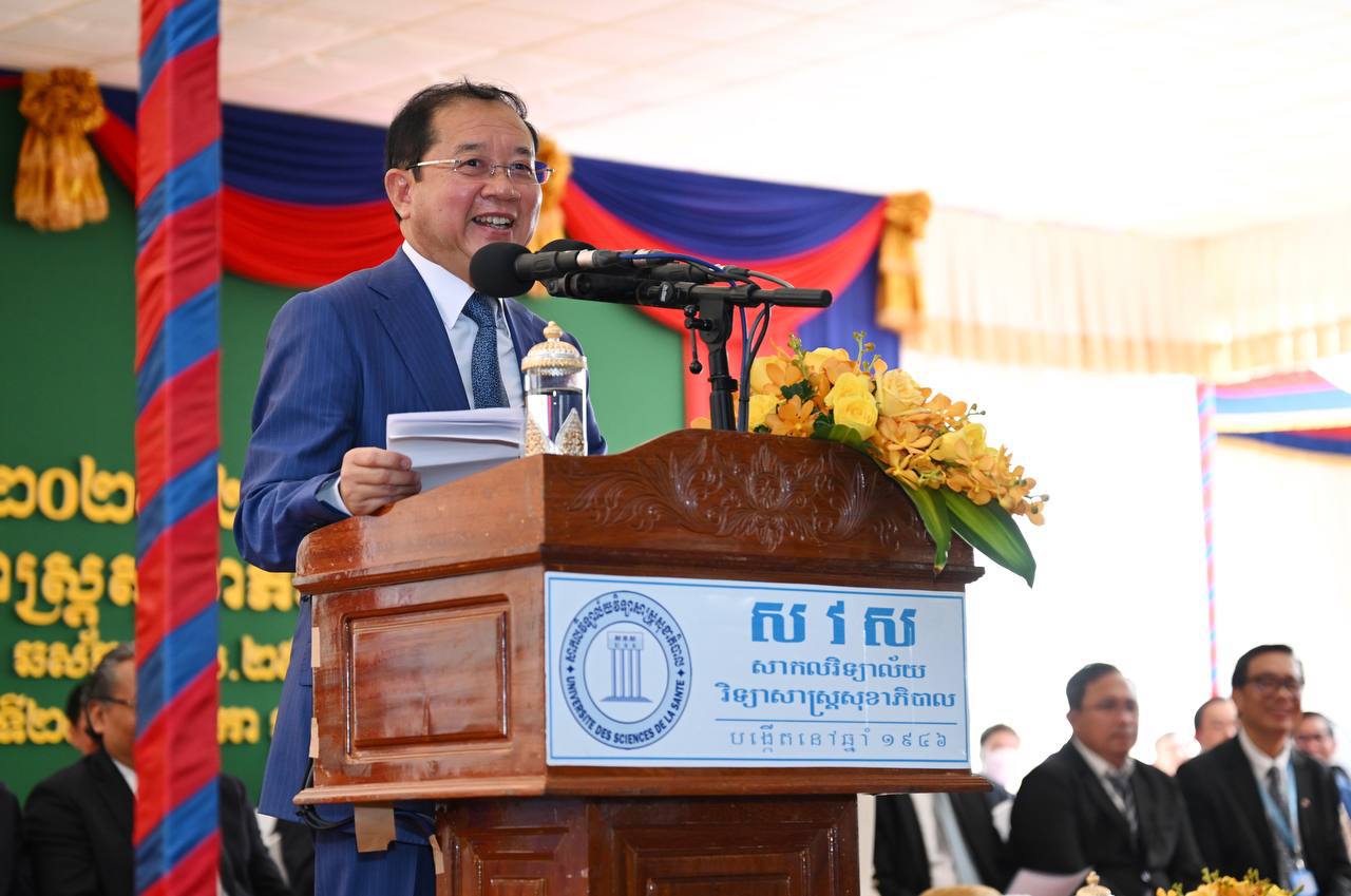 ឯកឧត្តមសាស្រ្តាចារ្យរដ្ឋមន្រ្តី លើកទឹកចិត្តដល់ក្មួយនិស្សិត «ត្រូវមានការ​ជឿ​ជាក់​លើខ្លួនឯង និងមានការបេ្តជ្ញាចិត្តក្នុងការរៀនសូត្រ ដើម្បីជាក្តីសង្ឃឹម​របស់​អ្នកជំងឺ ក្នុងការជួយសង្រ្គោះអាយុជីវិតមនុស្ស»