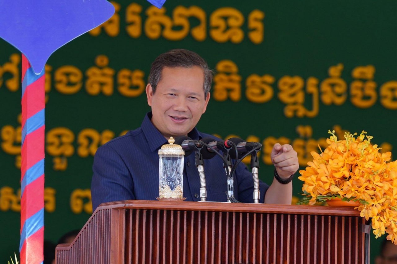 នាយករដ្ឋមន្ត្រី ៖ រដ្ឋនឹងជួសជុលផ្សារបឹងឈូក នៅខេត្តបាត់ដំបង ជូនអាជីវករម្ចាស់តូបដោយឥតគិតថ្លៃ