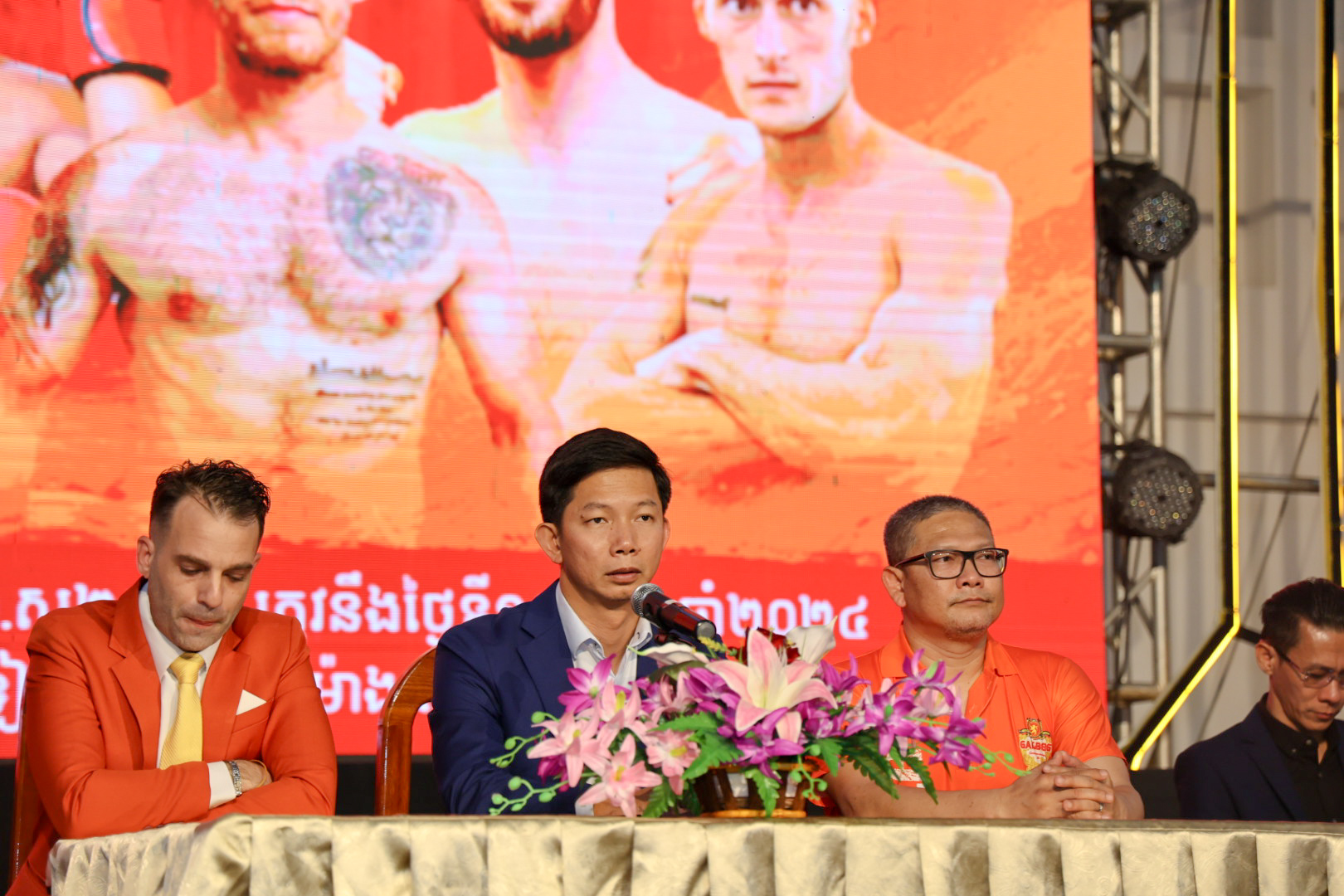 ឯកឧត្តម ខូវ ឆាយ ៖ ការនាំយកកីឡាករគុនខ្មែរ៣រូបទៅចក្រភពអង់គ្លេសលើកទី២នេះ ជាការផ្សព្វផ្សាយក្បាច់គុនមរតកដូនតាខ្មែរឱ្យពិភពលោកកាន់តែស្គាល់