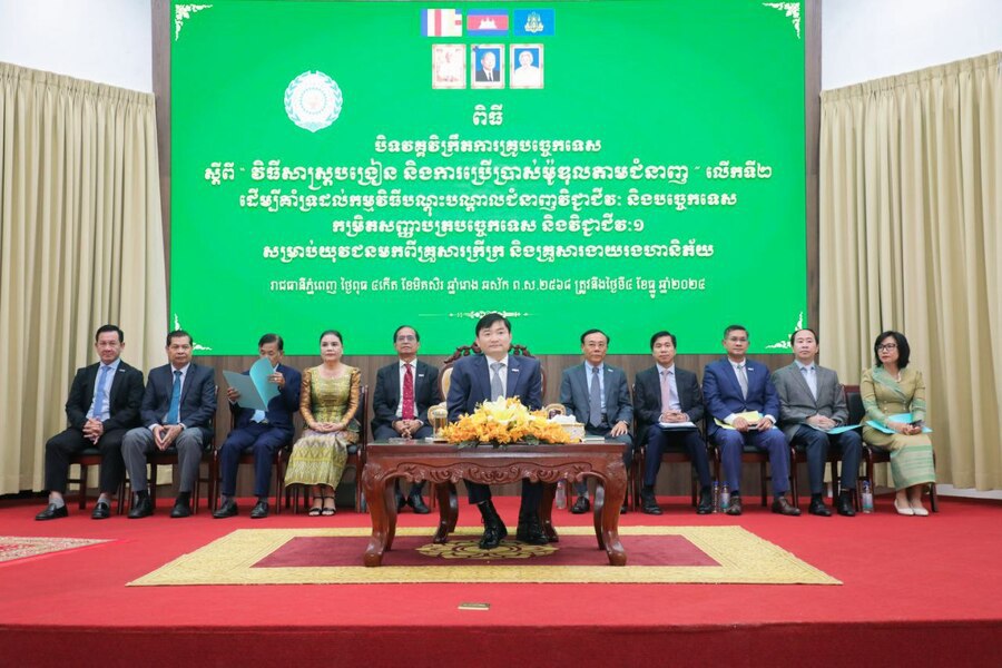 ឯកឧត្តម ហេង សួរ ៖ ដើម្បីធានាថា សិស្សមករៀនចប់ រៀនចេះ មានការងារធ្វើ គ្រូត្រូវមានសមត្ថភាព និងសិល្បៈនៃការបង្រៀន