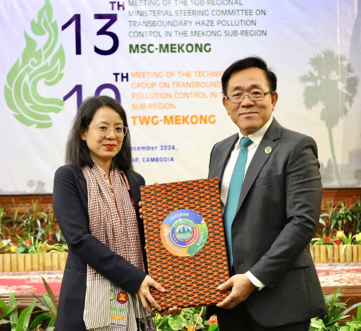 ក្រុមមេដឹកនាំទទួលបន្ទុកបរិស្ថាននៃប្រទេសអនុតំបន់មេគង្គជួបពិភាក្សានៅខេត្តសៀមរា ជំរុញចក្ខុវិស័យអំពីតំបន់ស្អាត និរន្តរភាព ភាពធន់ និងគ្មានអ័ព្ទឆ្លងដែន