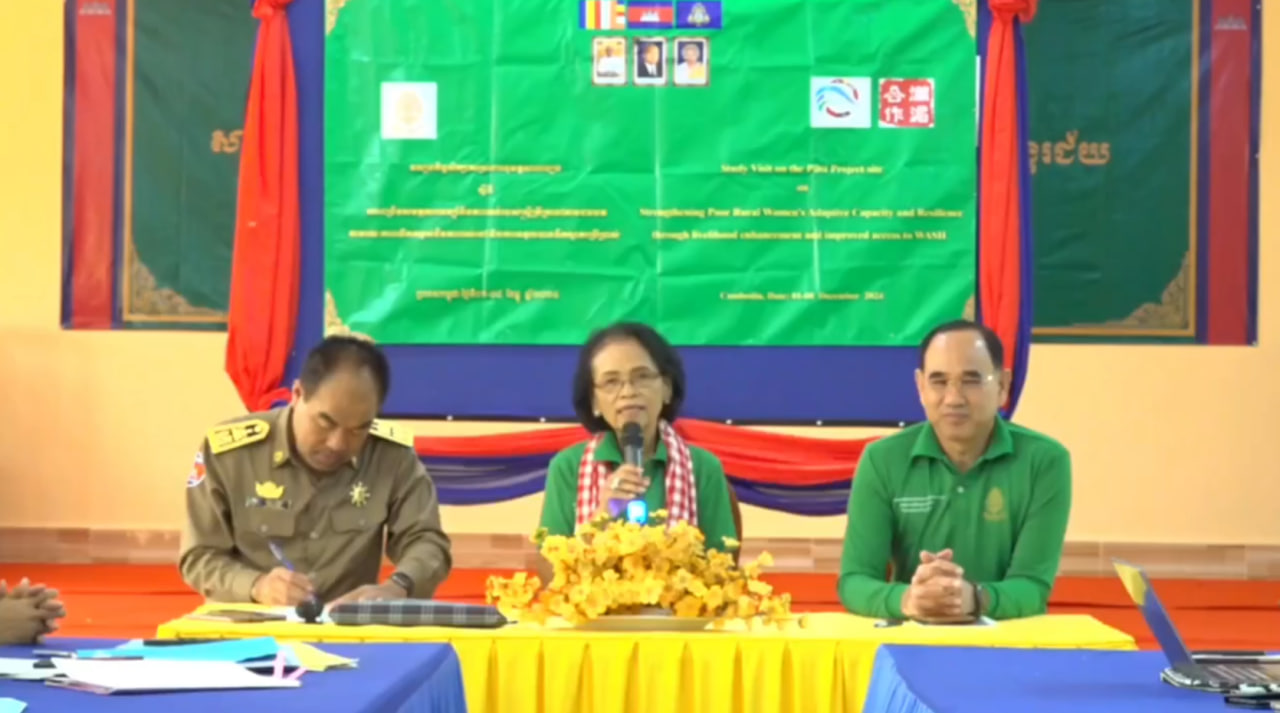 មន្រ្តីជាន់ខ្ពស់ក្រសួងកិច្ចការនារីដឹកនាំប្រតិភូមេគង្គ-ឡានឆាងទស្សន​កិច្ចសិក្សាគម្រោងសាងសង់អណ្តូងទឹកនៅស្រុកអង្គរជ័យ