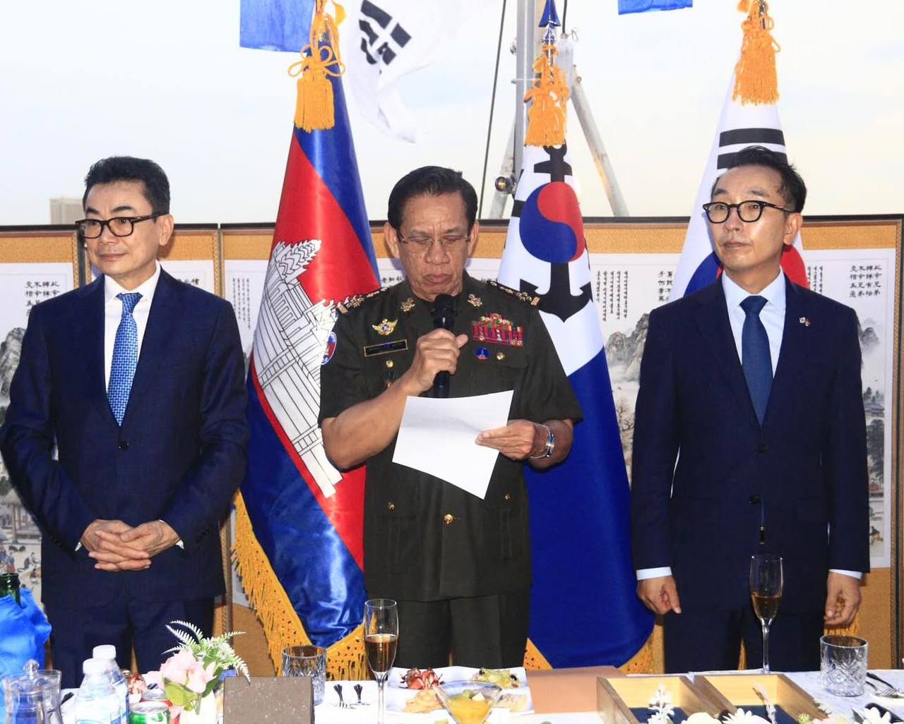 អ្នកនាំពាក្យក្រសួងការពារជាតិកម្ពុជា : ការចូលសំចតលើកទី១ នាវាចម្បាំងកងទ័ពជើង ទឹកសាធារណរដ្ឋកូរ៉េ DDH-978 នៅកម្ពុជា គឺជាប្រវត្តិសាស្ត្រដែលនឹងត្រូវកត់ត្រាទុក