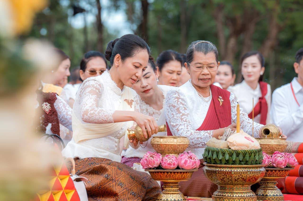 លោកជំទាវបណ្ឌិត ពេជ ចន្ទមុន្នី ហ៊ុន ម៉ាណែត និងសម្តេច ម៉ែន សំអន អញ្ជើញជាអធិបតីបើកពិធីបុណ្យរំលឹកគុណអង្គរលើកទី៤