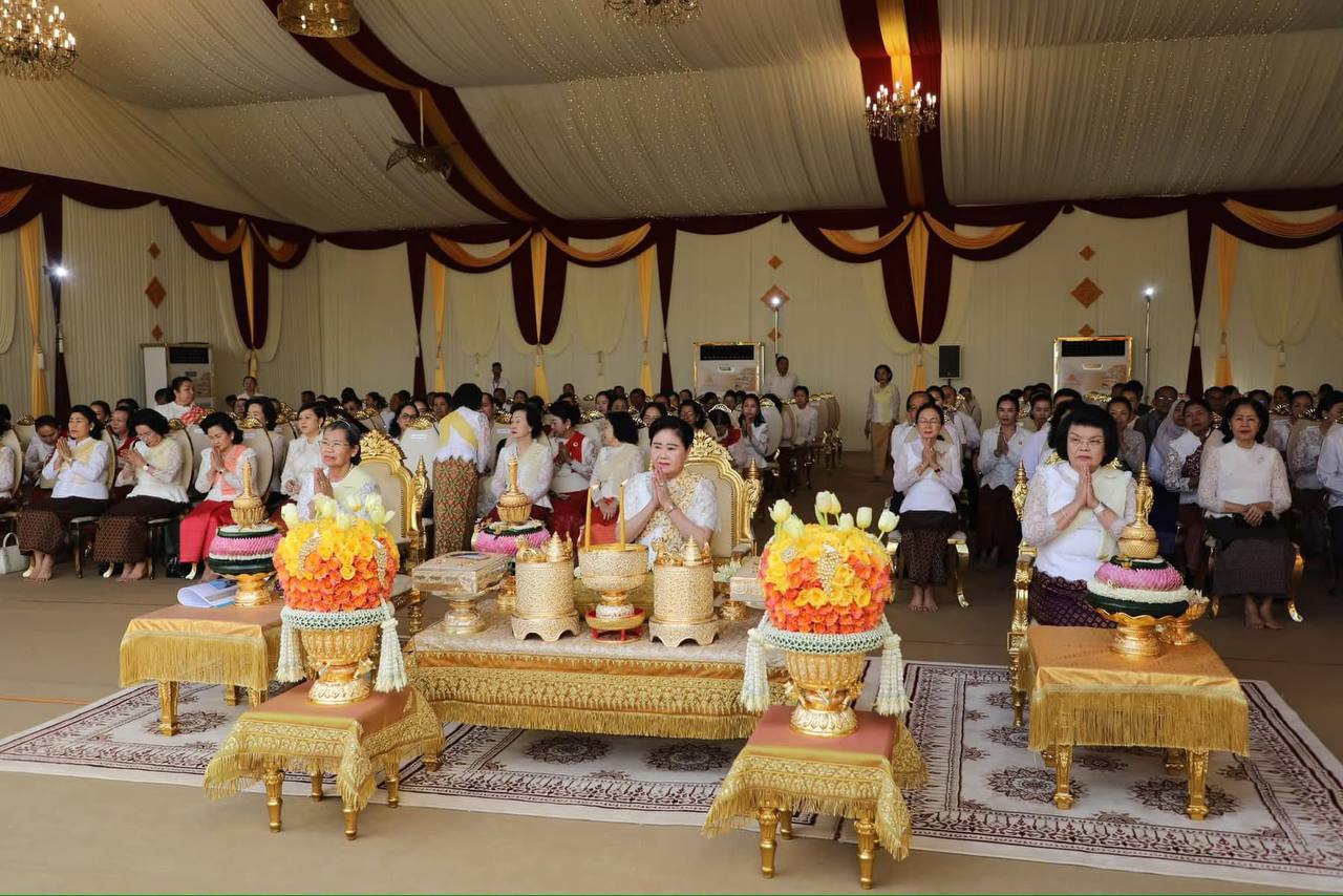 សម្ដេចកិត្ដិព្រឹទ្ធបណ្ឌិត ប៊ុន រ៉ានី ហ៊ុនសែន អញ្ជើញបញ្ចុះបឋមសិលា​កសាង​អគារ ១ខ្នង កម្ពស់៣ជាន់ នៅក្នុងព័ទ្ធសីមា វត្ដចន្ទប្បជោត្ដនារាម ហៅវត្ដតាសុត ក្នុងខេត្ដកំពង់ឆ្នាំង