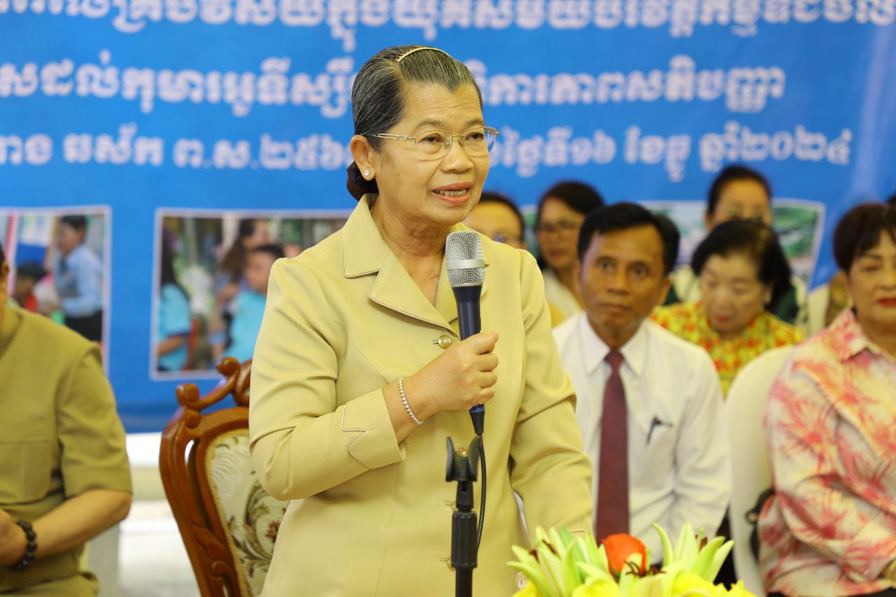 សម្តេច ម៉ែន សំអន អញ្ជើញអបអរសាទរទិវា ជនមានពិការភាពកម្ពុជាលើកទី២៦ និងអន្តរជាតិលើកទី៤២ នៅវិទ្យាល័យអប់រំពិសេស ក្រុងតាខ្មៅ