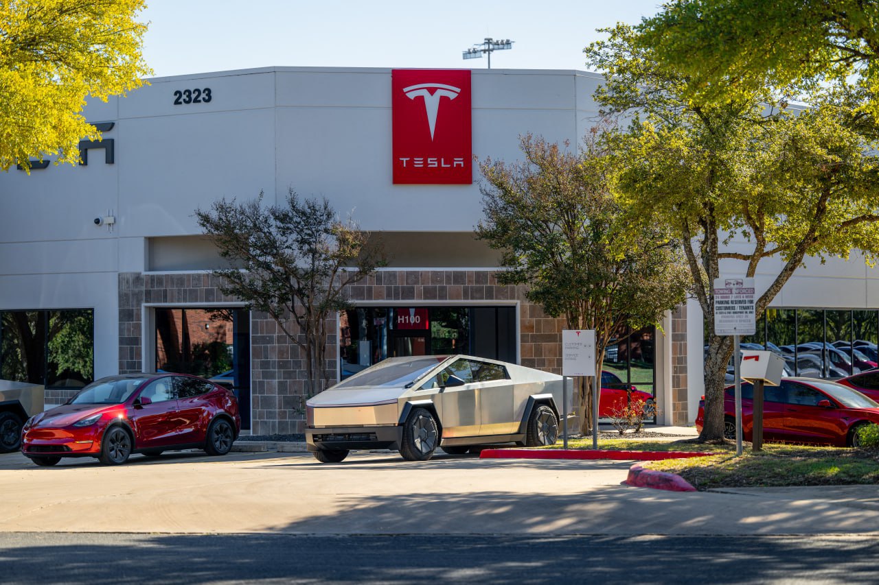 Tesla ប្រមូលឡានមកវិញជិត ៧០ម៉ឺនគ្រឿង ជួសជុលប្រព័ន្ធត្រួតពិនិត្យសម្ពាធសំបកកង់