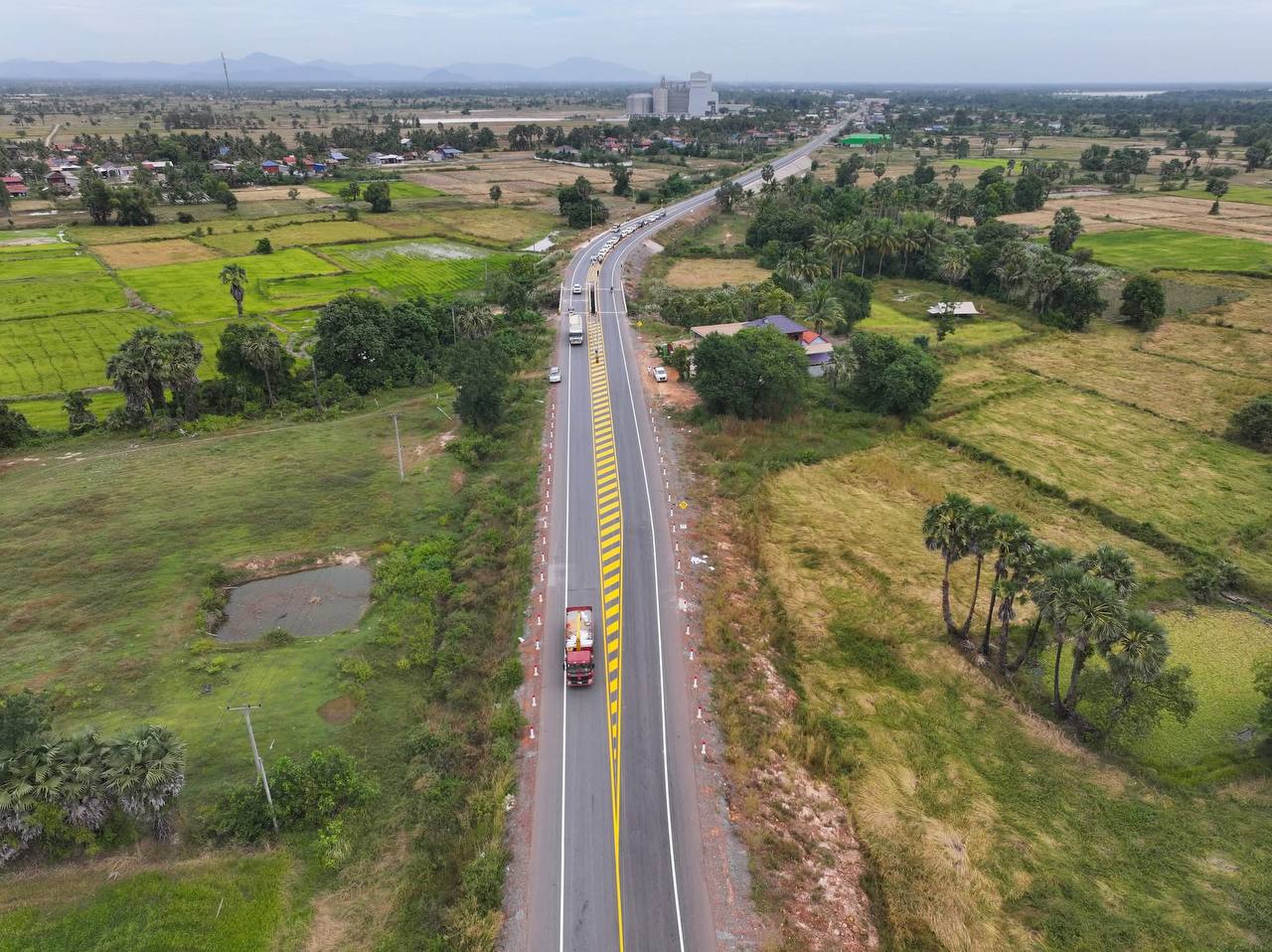 ផ្លូវជាតិលេខ ៤១ គឺជាសរសៃឈាមសេដ្ឋកិច្ច ដ៏មានសារៈសំខាន់ សម្រាប់ឆ្លងកាត់ខេត្តចំនួន ៤ រួមមាន ខេត្តកណ្តាល កំពង់ស្ពឺ តាកែវ និងខេត្តកំពត