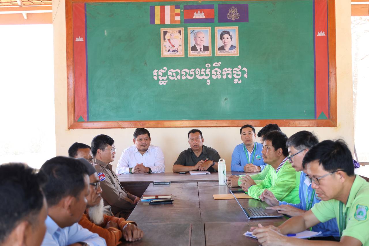 មន្រ្តីជំនាញក្រសួងបរិស្ថានចុះអនុវត្តច្បាប់ចំពោះក្រុមហ៊ុនខេមបូឌាន ណូប៊លថេស្ត ហ្វូដ ដែលបានបង្ហូរទឹកកខ្វក់ប៉ះពាល់ដល់បរិស្ថានក្នុងព្រែកសង្កែក្នុងស្រុកព្រៃនប់ខេត្តព្រះសីហនុ