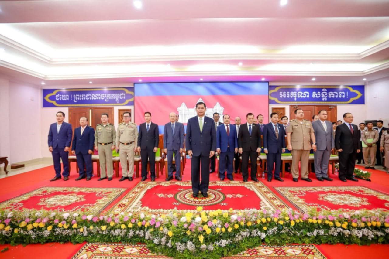 នាយអាវុធហត្ថខេត្តស្ទឹងត្រែងដែលមានស្នាដៃឆ្នើមជាច្រើនរូប ទទួលបានគ្រឿងឥស្សរិយយសពីរាជរដ្ឋាភិបាលកម្ពុជា