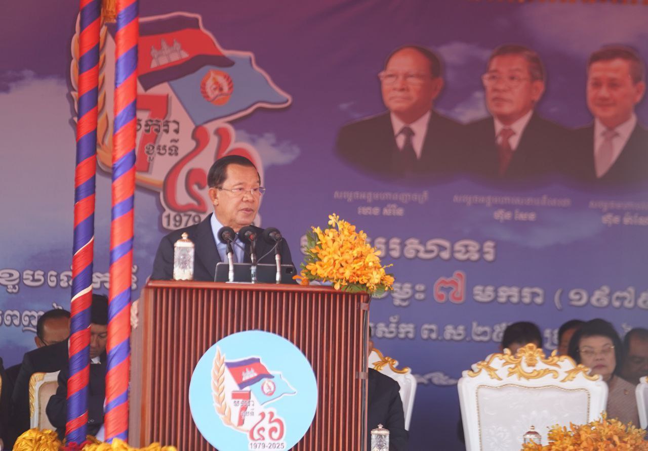 សម្ដេចតេជោ ហ៊ុន សែន រំលឹកពីការរួបរួមនៃកម្លាំងប្រឆាំង ប៉ុល ពត បានបង្កើតឡើងនូវរណសិរ្សសាមគ្គីសង្គ្រោះជាតិកម្ពុជា ២ ធ្នូ ឆ្នាំ១៩៧៨