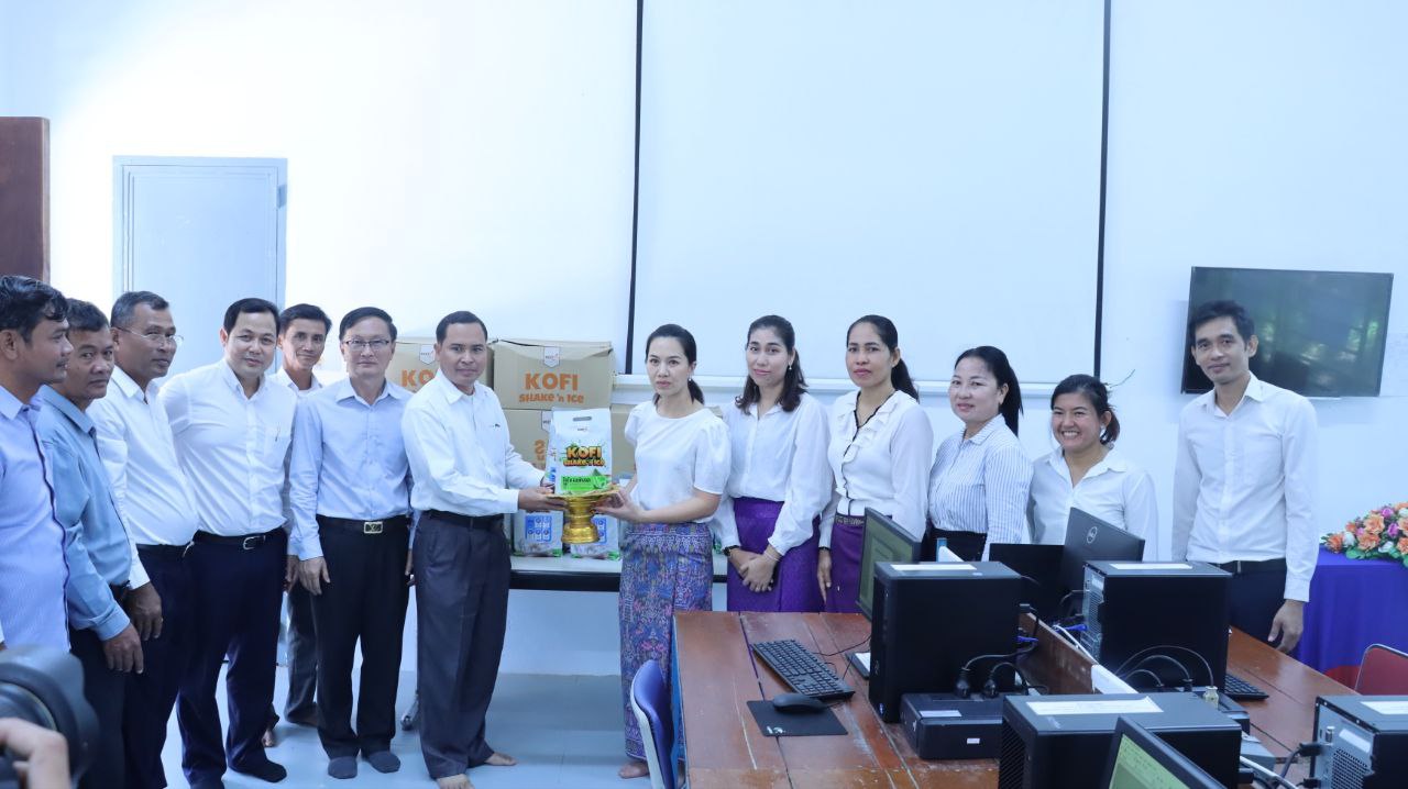 លោកស្រី ហ៊ឺ ផានិន ៖ ជំរុញការអប់រំលើផ្នែកបច្ចេកវិទ្យា និងឌីជីថល មានសារៈសំខាន់ស្របតាមការផ្លាស់ប្តូរ នៃបរិយាកាសសង្គម និងសេដ្ឋកិច្ច