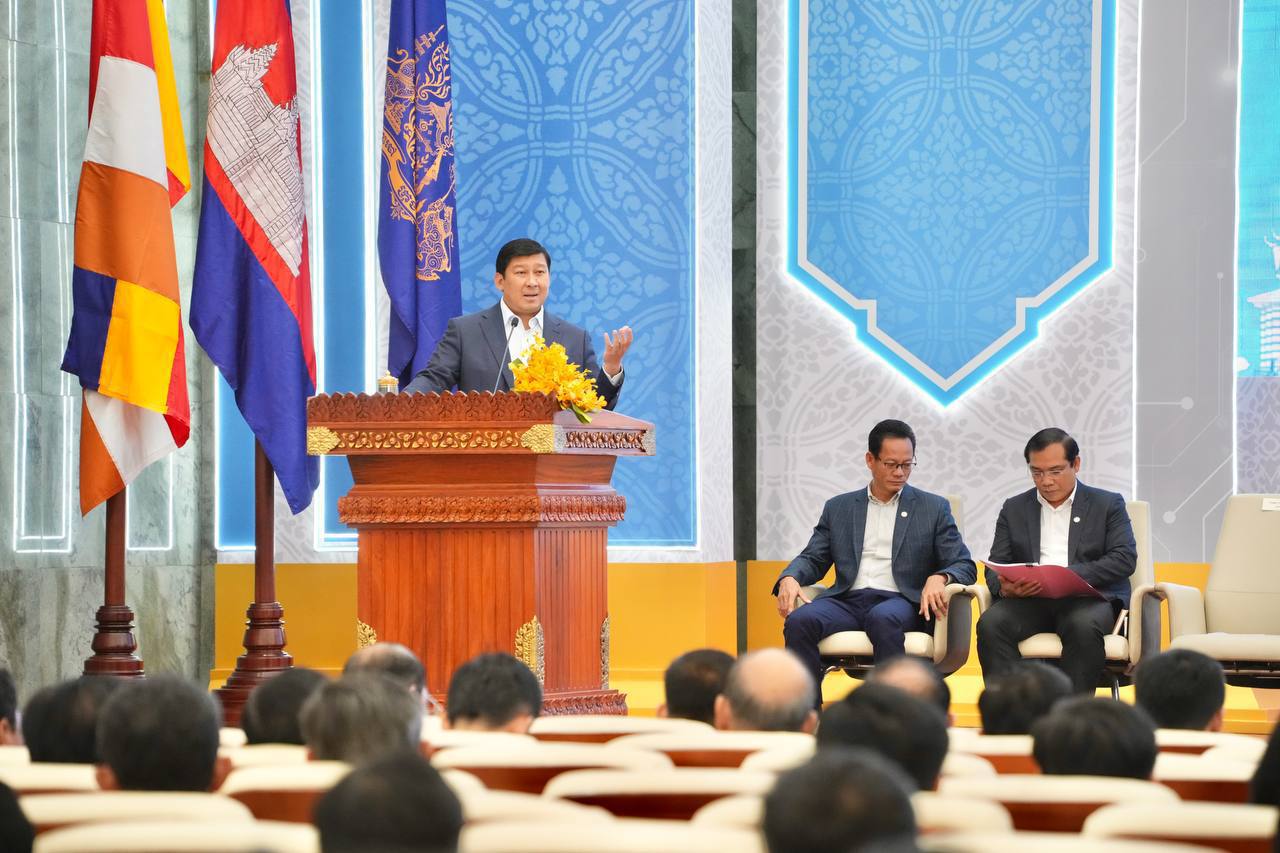 ឯកឧត្តមឧបនាយករដ្ឋមន្ត្រី សាយ សំអាល់ ៖ បំផុសគំនិតប្រជាពលរដ្ឋប្រើប្រាស់ឱ្យអស់លទ្ធភាពនូវគ្រឿងបង្គុំសំណង់ដែលមានស្រាប់នៅក្នុងស្រុក និងត្រូវដឹងអំពីប្រភេទនៃគ្រឿងបង្គុំសំណង់ ដែលត្រូវប្រើប្រាស់សម្រាប់ការសាងសង់