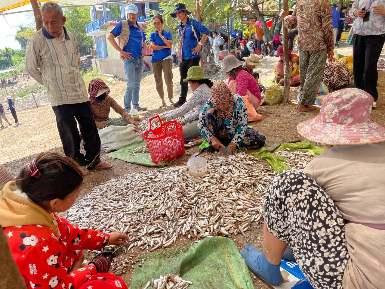 ពលរដ្ឋបានចំណាយថវិកាធ្វើប្រហុករៀងរាល់ឆ្នាំ ពី ១០ម៉ឺន-២០ម៉ឺនរៀល រហូតអ្នកខ្លះដល់ខ្ទង់លានរៀលសម្រាប់ទុកបរិភោគ និង លក់ដូរ