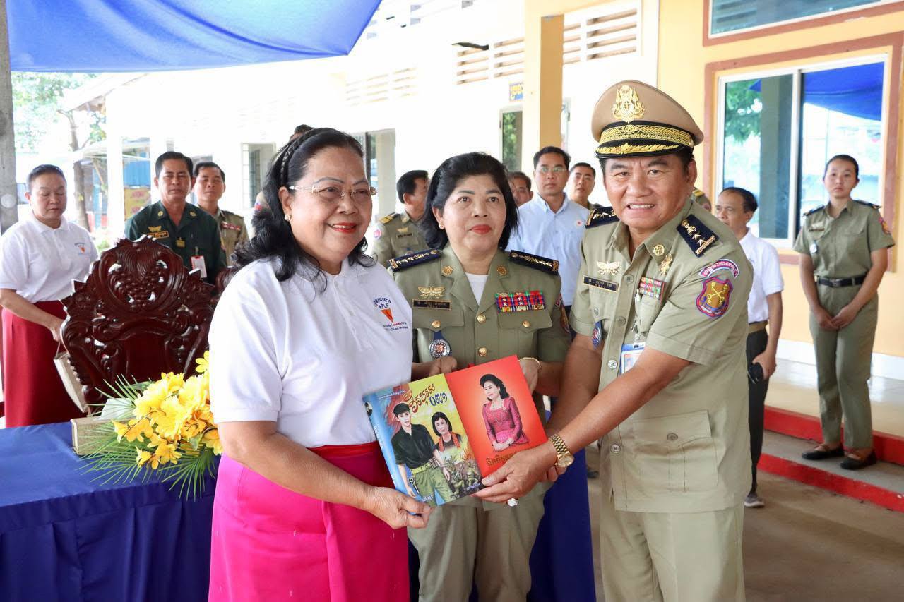 បេសកកម្ម កាកបាទក្រហមកម្ពុជា និងក្រុមការងារឥស្សរជនឆ្នើមថ្នាក់ជាតិ នៅលើទឹកដីខេត្តត្បូងឃ្មុំ និងខេត្តកំពង់ចាម រយៈពេល ២ថ្ងៃ សម្រេចបានការងារអាទិភាពសំខាន់ៗចំនួន៣