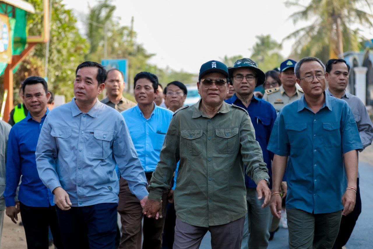 អភិបាលខេត្តកំពង់ចាម​បញ្ជូន​ទឹក​ជួយ​សង្គ្រោះ​ស្រូវ​ប្រាំង​ជិតមួយម៉ឺន​ហិកតា​ តាម​ការ​ស្នើសុំ​របស់​អាជ្ញាធរ​​ខេត្ត​ព្រៃវែង​