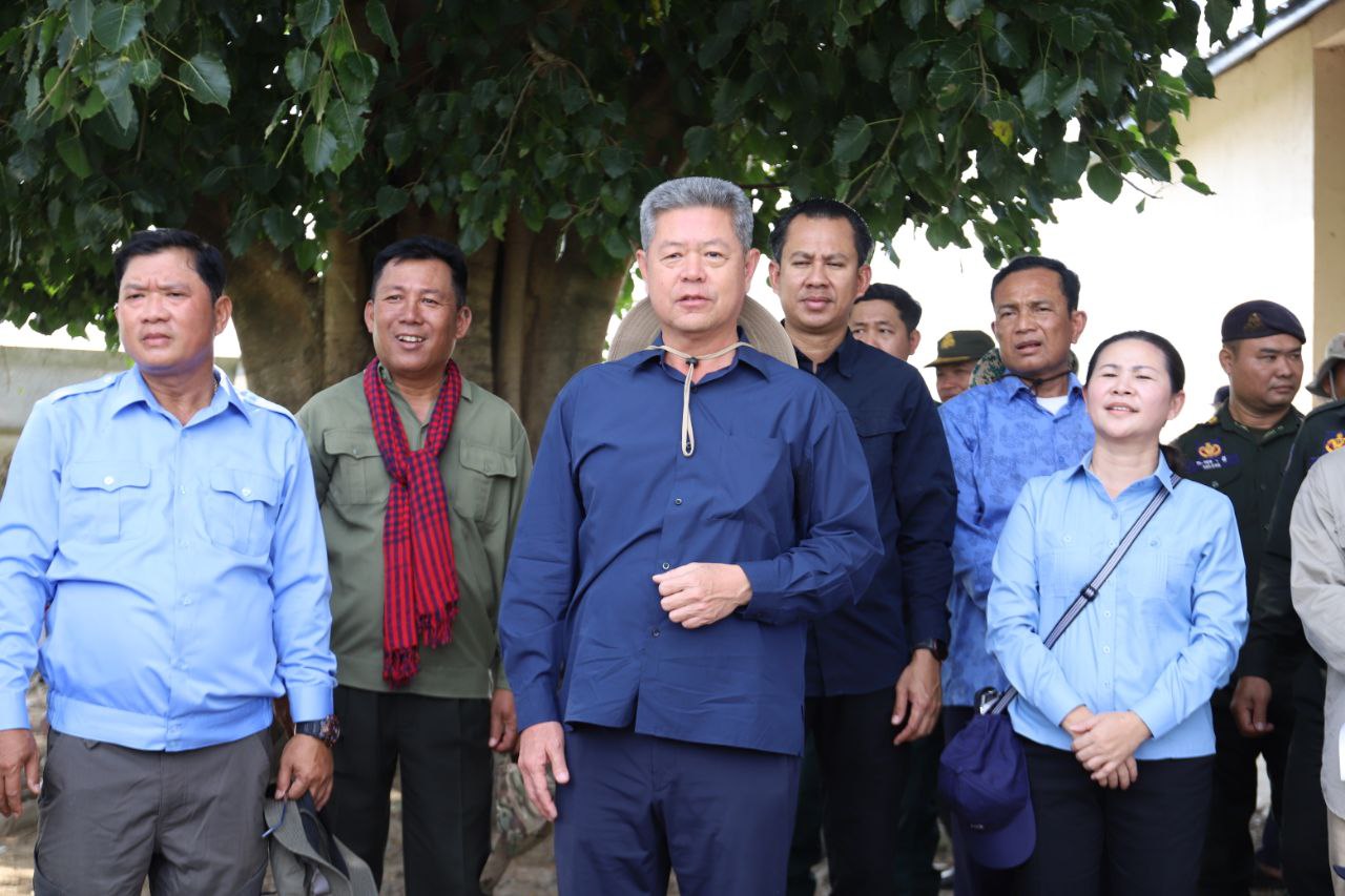 ស្រូវប្រាំងប្រមាណជាង ២០០០ហិចតា ក្នុងស្រុកស្អាងខេត្តកណ្តាលត្រូវបានជួយសង្រ្គោះ