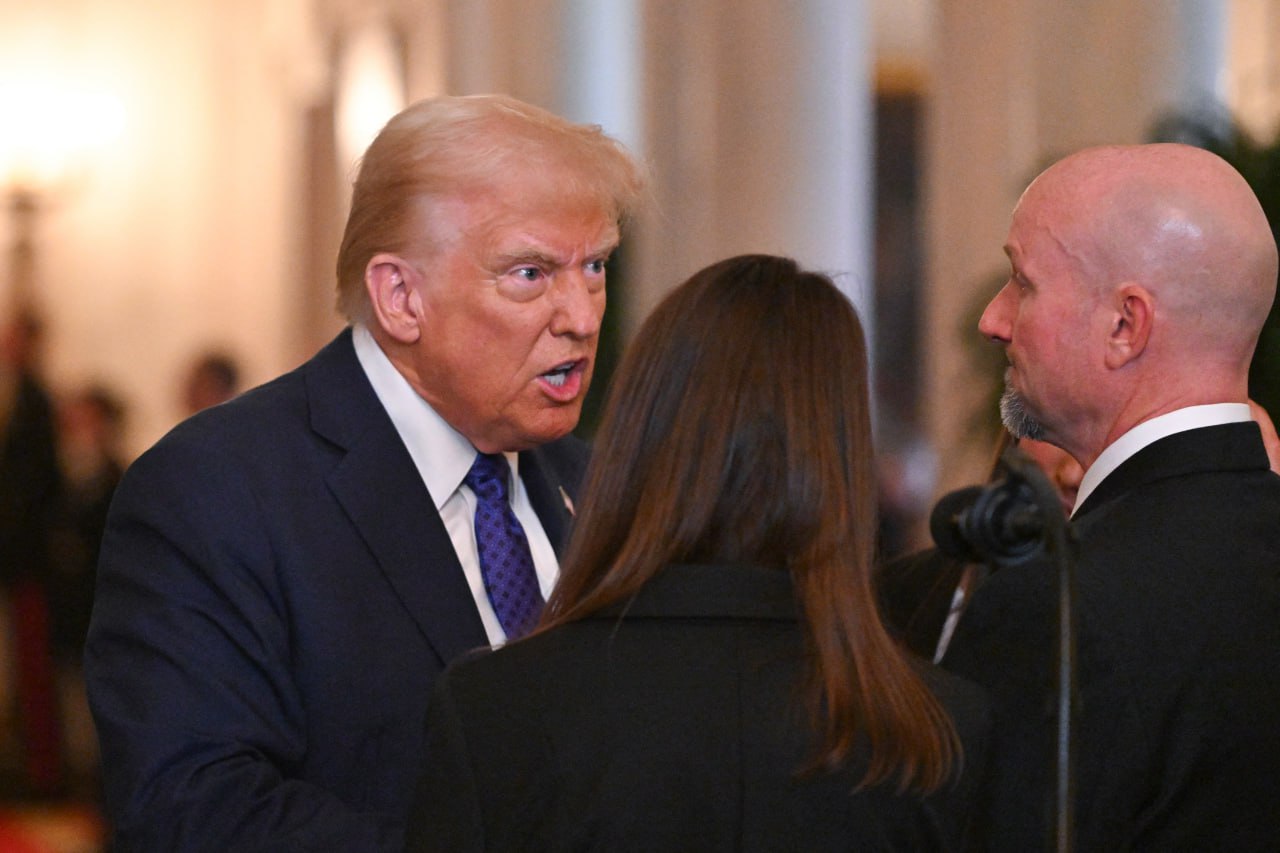 ផែនការផ្តាច់ជំនួយរបស់ Donald Trump ជាប់គាំង