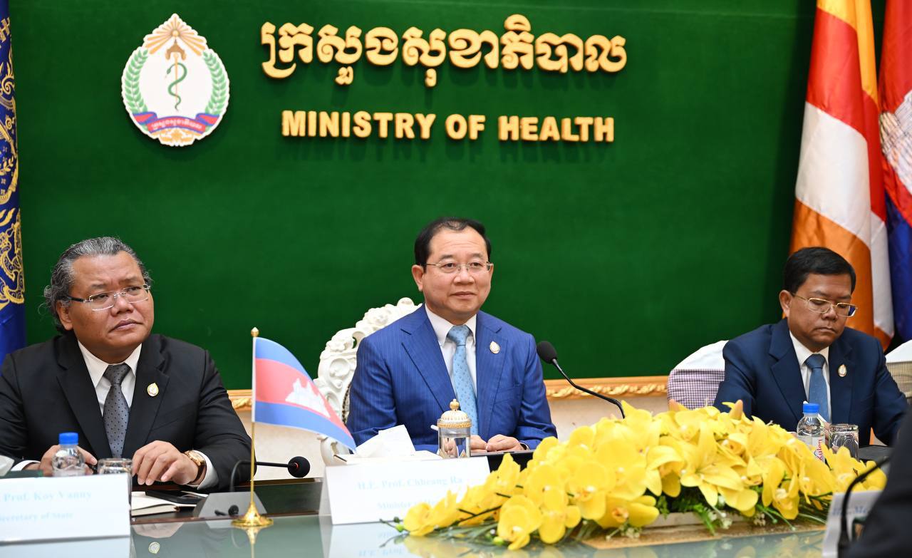 សាធារណរដ្ឋអាស៊ែបៃហ្សង់ ស្នើសុំមានកិច្ចសហប្រតិបត្តិការវិស័យសុខាភិបាលជាមួយកម្ពុជា