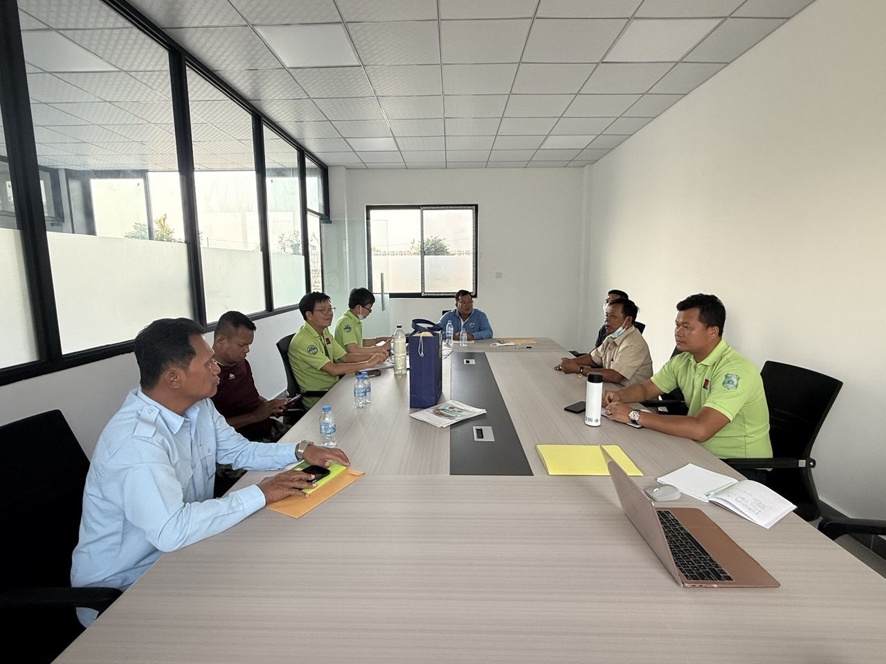 ក្រសួងបរិស្ថាន សម្រេចផ្អាកដំណើរការផ្នែកផលិតកម្មរបស់ក្រុមហ៊ុន Win Ta Garment & Finishing Co., Ltd. ដែលលួចបង្ហូរសំណល់រាវ មានពណ៌ចូលស្ទឹងព្រែកត្នោត