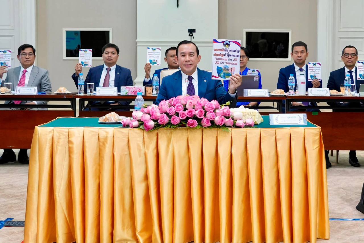 ឯកឧត្តម ហួត ហាក់ ៖ កម្ពុជាជាប្រទេសតែមួយគត់ក្នុងតំបន់អាស៊ី ដែលមានប្រាង្គប្រាសាទជាង ១០០០កន្លែង ជាគោលដៅ ទេសចរណ៍ដ៏ទាក់ទាញ