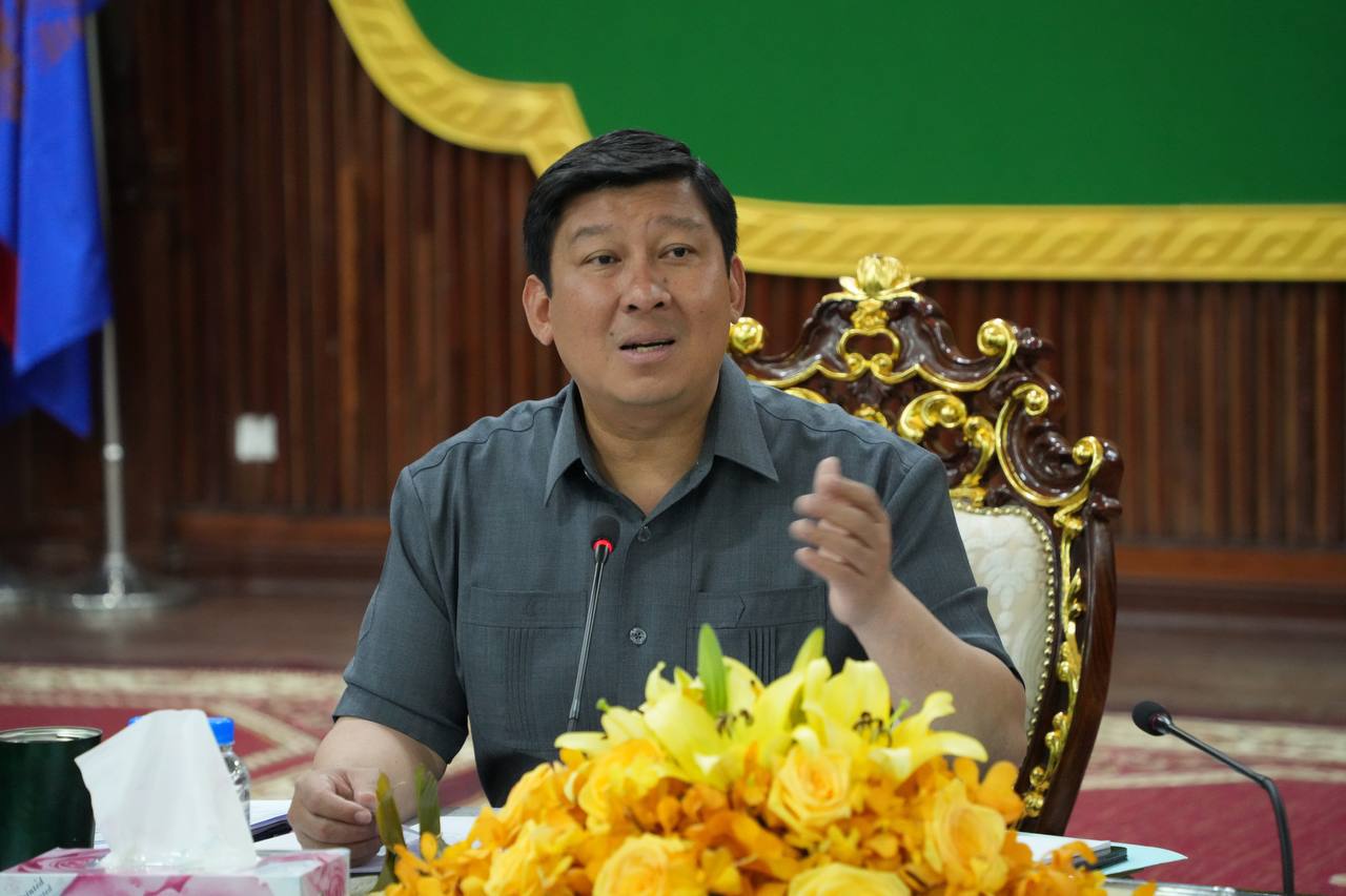 ឯកឧត្តមឧបនាយករដ្ឋមន្ត្រី សាយ សំអាល់ ៖ គ្រប់ភាគីពាក់ព័ន្ធត្រូវរួមគ្នាបញ្ចប់បញ្ហាវិវាទដីធ្លីនៅក្នុងខេត្តកំពង់ឆ្នាំងទាំងមូល ជំរុញលើកស្ទួយខឿនសេដ្ឋកិច្ចជាតិឱ្យបានរឹងមាំ