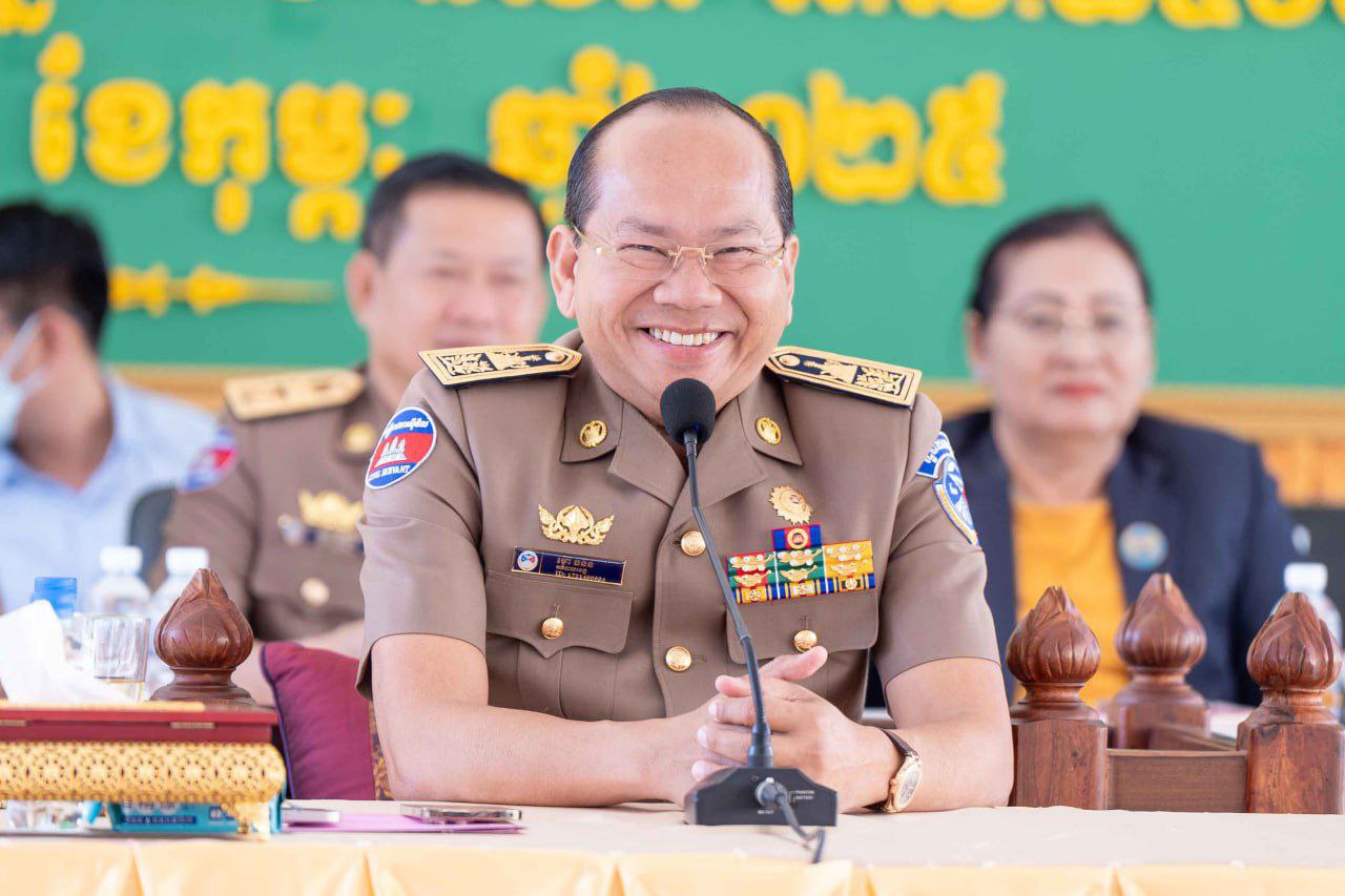 ពលរដ្ឋជាង ២ពាន់នាក់ដែលពាក់ព័ន្ធនឹងក្រុមហ៊ុន ជា សារ៉ន បានមកដាក់ពាក្យស្នើសុំយកការដោះស្រាយពីអាជ្ញាធរ ខេត្តកំពត