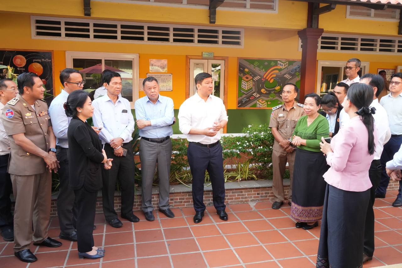 យើងបានរៀបចំហេដ្ឋារចនាសម្ព័ន្ធនៅតាមសាលាមត្តេយ្យ សាលារៀននានា