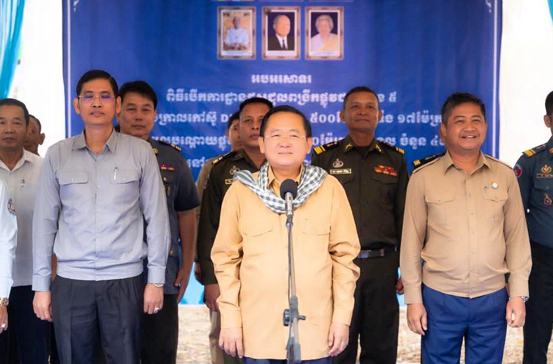 រដ្ឋបាលខេត្តបាត់ដំបង បើកការដ្ឋានពង្រីកតួផ្លូវ​និងរៀបចំប្រព័ន្ធ​លូ​នៅកំណាត់ផ្លូវជាតិលេខ៥ ក្នុងស្រុកថ្មគោល