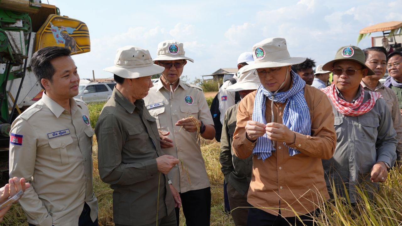ឯកឧត្តម ឌិត ទីណា ៖ សហគមន៍កសិកម្មទំនើប កសាងទំនុកចិត្តជាមួយគ្នា និងគិតគូរពីផលប្រយោជន៍រួមដើម្បីថែរក្សាសហគមន៍ឱ្យបានយូរអង្វែង