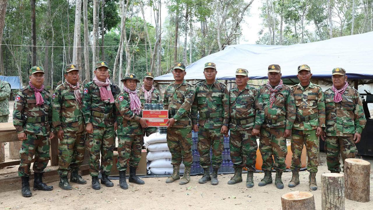 ឧត្តមសេនីយ៍ទោ សោម ស៊ុន អញ្ជើញផ្សព្វផ្សាយស្តីពីភារកិច្ចការពារ​ទប់ស្កាត់​និង​បង្ក្រាបបទល្មើសធនធានធម្មជាតិ