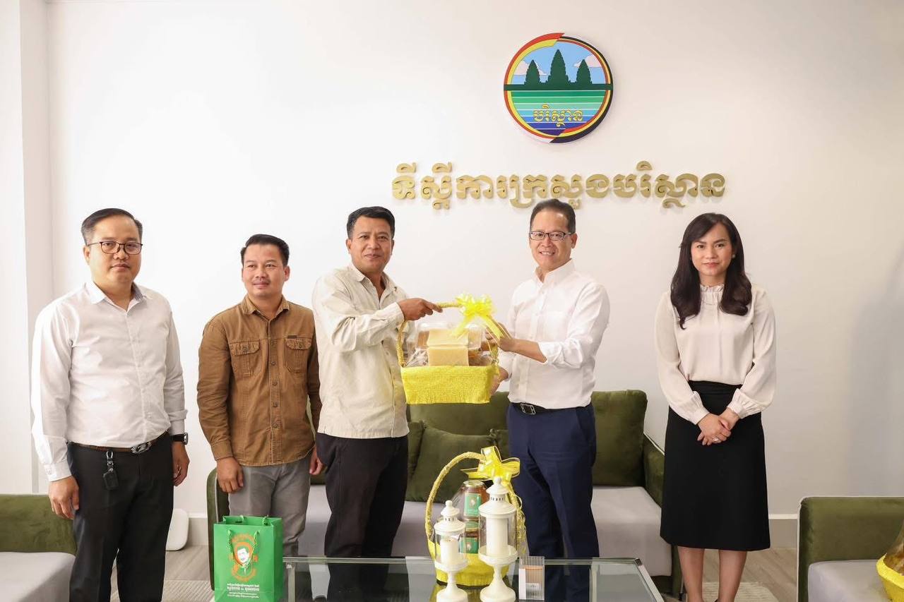 រដ្ឋមន្រ្តីក្រសួងបរិស្ថាន៖ ការចិញ្ចឹមឃ្មុំ និងការយកទឹកឃ្មុំ តាមធម្មជាតិ ជាជម្រើសមុខរបរជួយដល់ការលើក​កម្ពស់ជីវភាពប្រជាសហគមន៍មូលដ្ឋាន