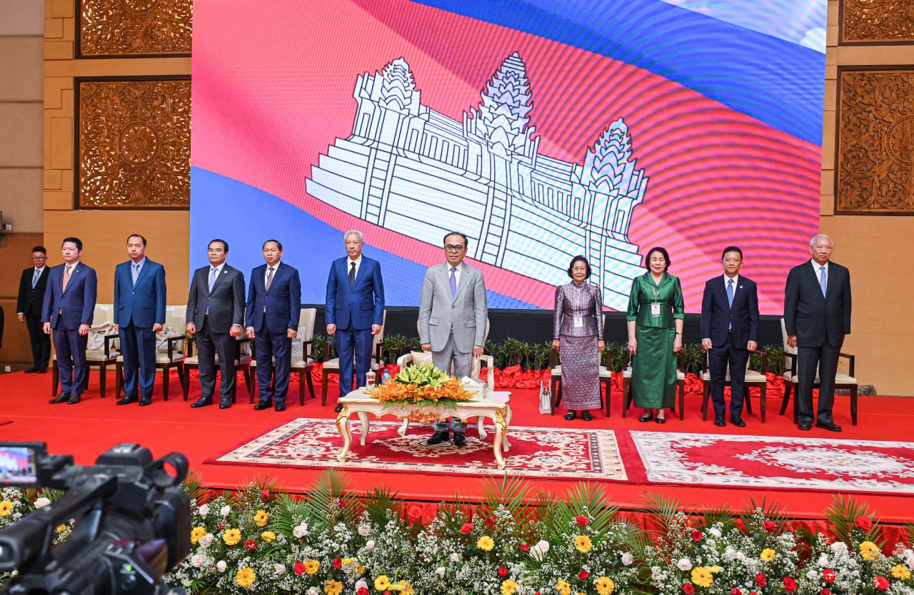 កម្ពុជា ត្រូវលើកកម្ពស់បរិយាកាសវិនិយោគ និង​បង្កើន​ភាព​ងាយស្រួលក្នុងការធ្វើធុរកិច្ច ដើម្បីទាក់ទាញការវិនិយោគ
