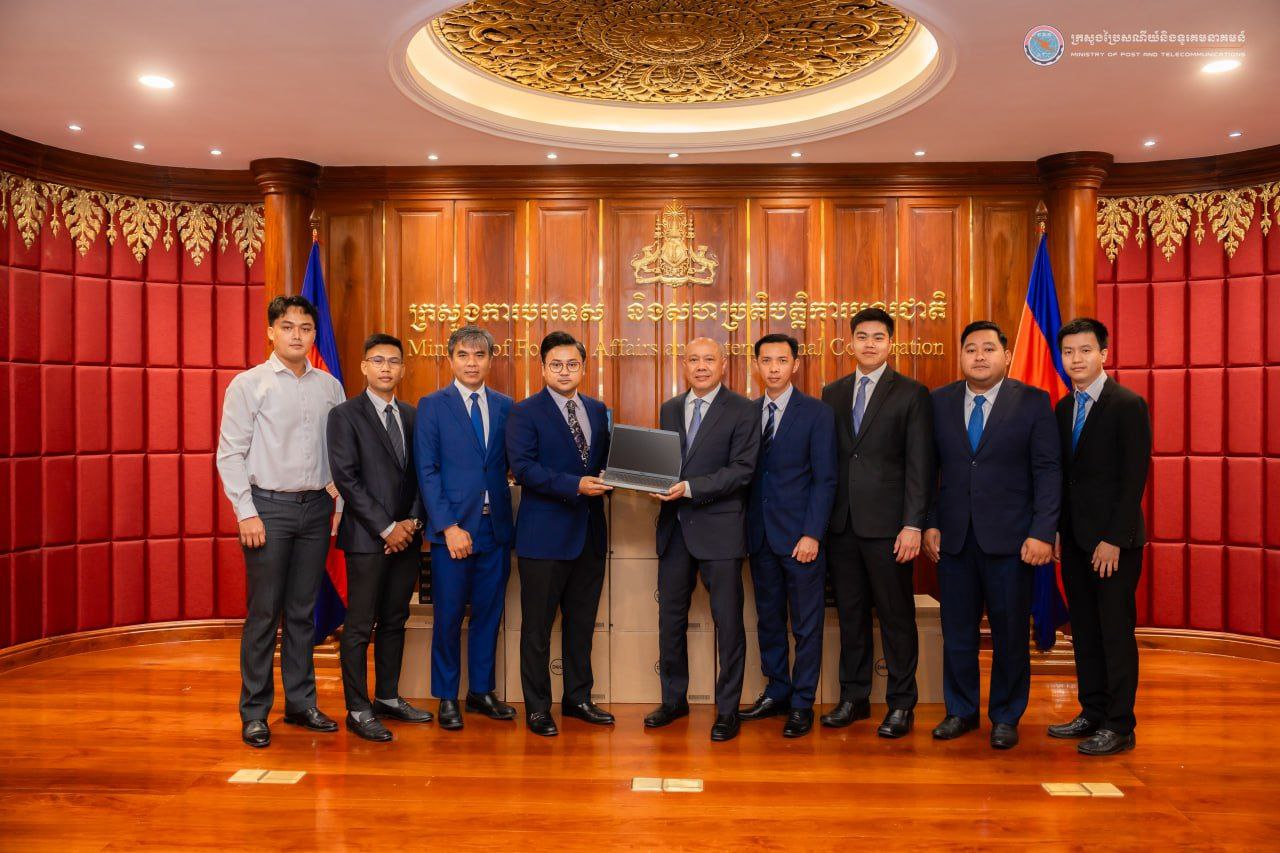 ក្រសួងប្រៃសណីយ៍ ប្រគល់កុំព្យូទ័រ ជូនក្រសួងការបរទេស សម្រាប់ការងារបរិវត្តកម្មឌីជីថល និងការធ្វើទំនើបកម្មស្ថាប័ន