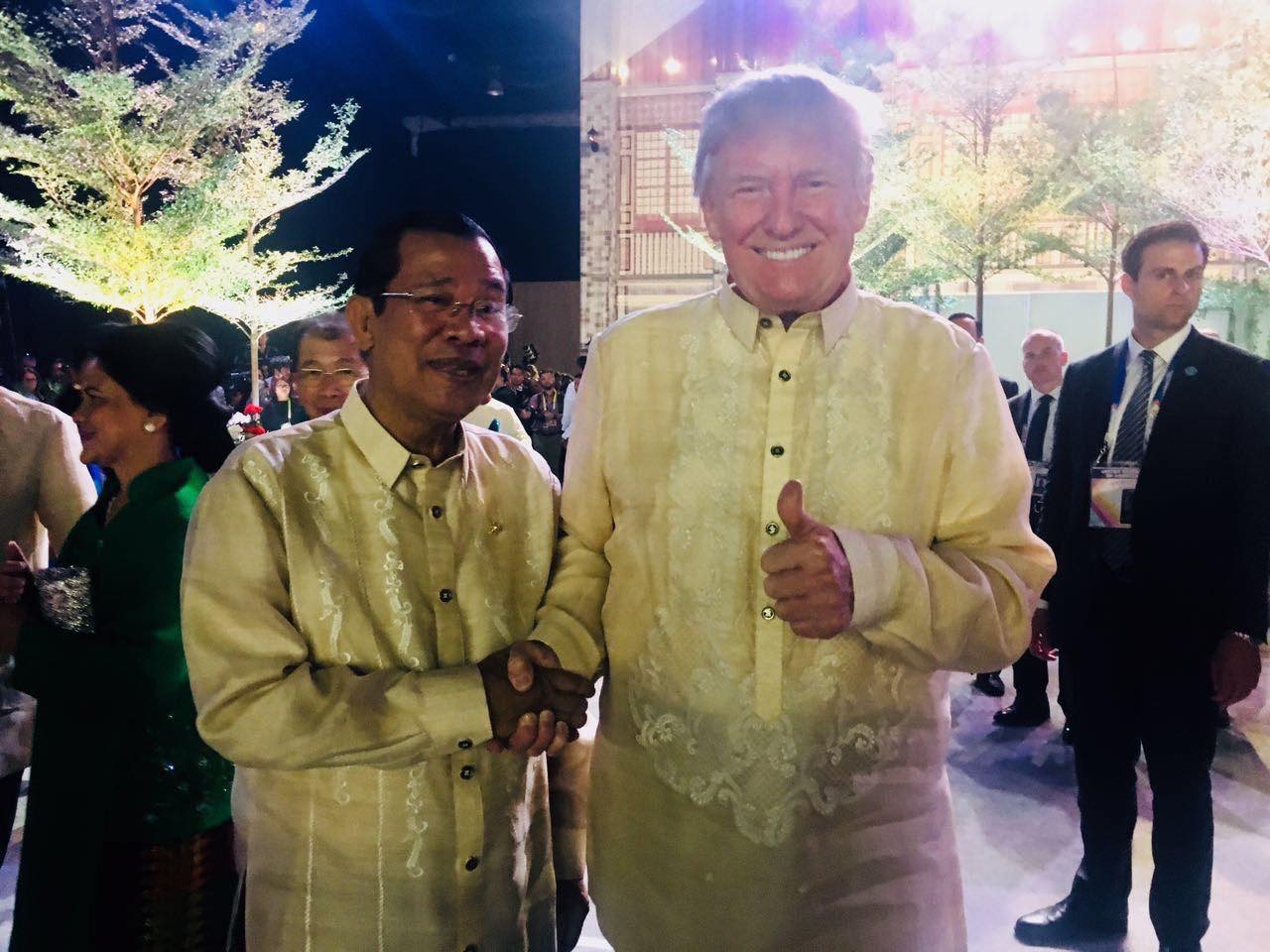 សម្តេចតេជោ ហ៊ុន សែន វាយតម្លៃខ្ពស់ចំពោះលោកប្រធានាធិបតី ដូណាល់ ត្រាំ ដែលមានសេចក្តីក្លាហានចេញដឹកនាំពិភពលោក ដើម្បីប្រយុទ្ធប្រឆាំងព័ត៌មានក្លែងក្លាយ ដោយចាប់​ផ្តើមពីបណ្តាញព័ត៌មានដែលផ្តល់ថវិកាដោយរដ្ឋាភិបាលអាមេរិកជាមុន