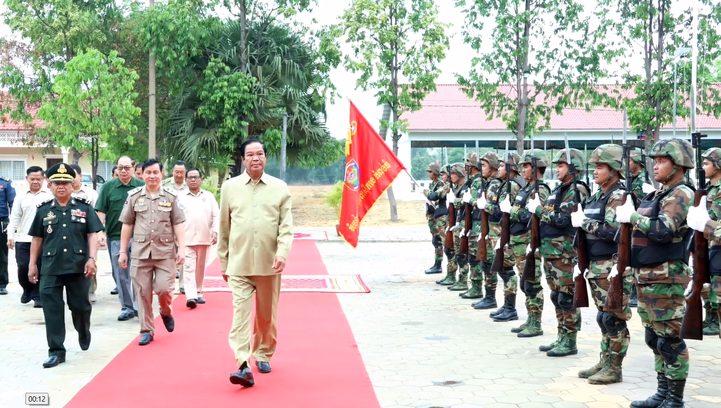 នាយឧត្តមសេនីយ៍ គន់ គីម ដឹកនាំកិច្ចប្រជុំបូកសរុបការ​ងារ​សមាគមអតីតយុទ្ធជន និងការងារគ្រប់គ្រងគ្រោះមហន្តរាយ ខេត្តកំពង់ធំ