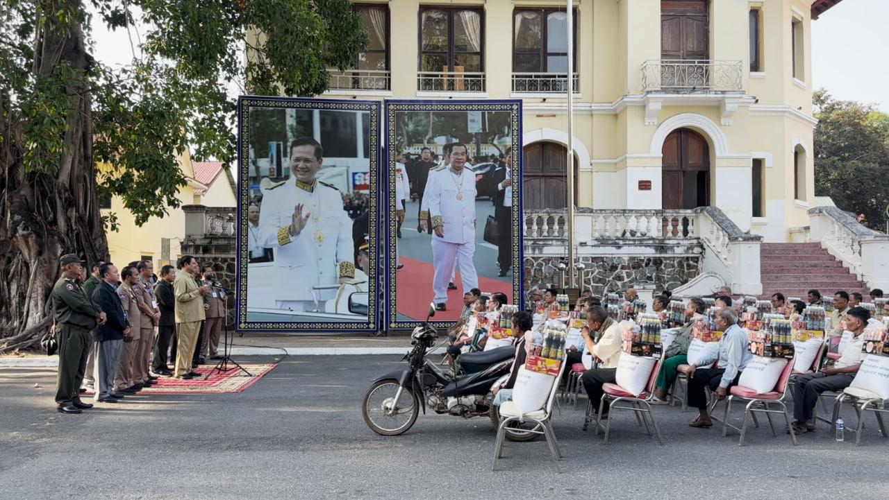 ទេសរដ្ឋមន្ត្រីគន់ គីម អញ្ជើញសួរសុខទុក្ខអតីតយុទ្ធជនចំនួន ៦៥គ្រួសារនៅខេត្តកំពង់ឆ្នាំង