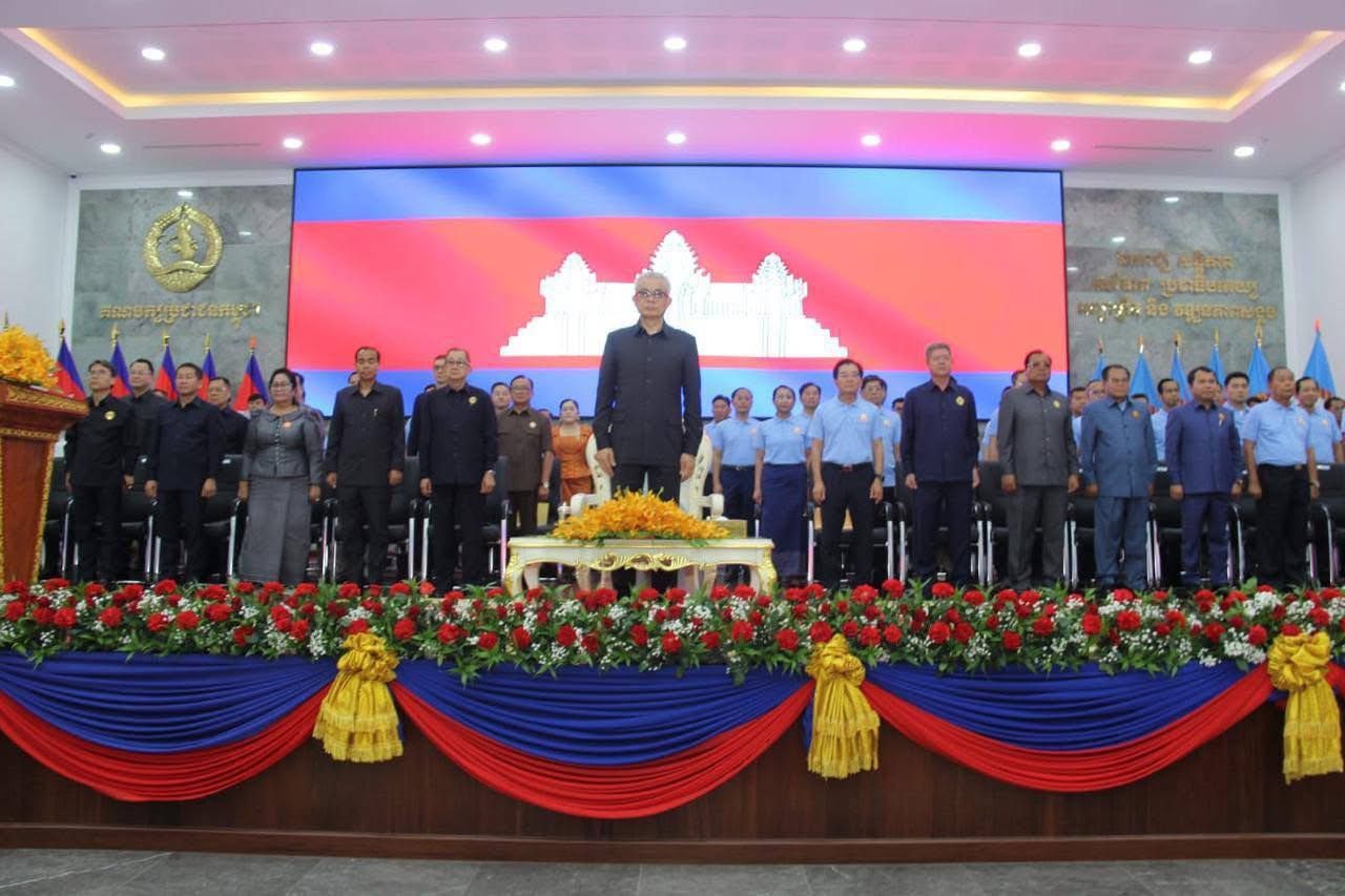 ឯកឧត្តម អូន ព័ន្ធមុនីរ័ត្ន ណែនាំដល់មន្រ្តីគណបក្សគ្រប់ថ្នាក់ ខិតខំដោះ​ស្រាយ​សំណូមពរ និងបញ្ហាប្រឈមរបស់ប្រជាជនតាមមូលដ្ឋាន