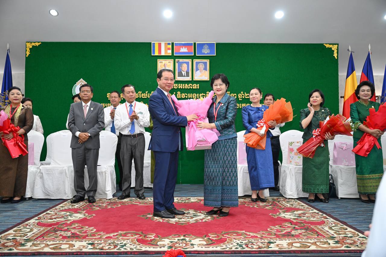 ឯកឧត្តមរដ្ឋមន្រ្តី ឈាង រ៉ា ៖ នារី គឺជាកម្លាំងស្នូល ដើរតួនាទី​យ៉ាងសំខាន់ មិនអាច ខ្វះបានក្នុងវិស័យសុខាភិបាល និង​ការអភិវឌ្ឍប្រទេស