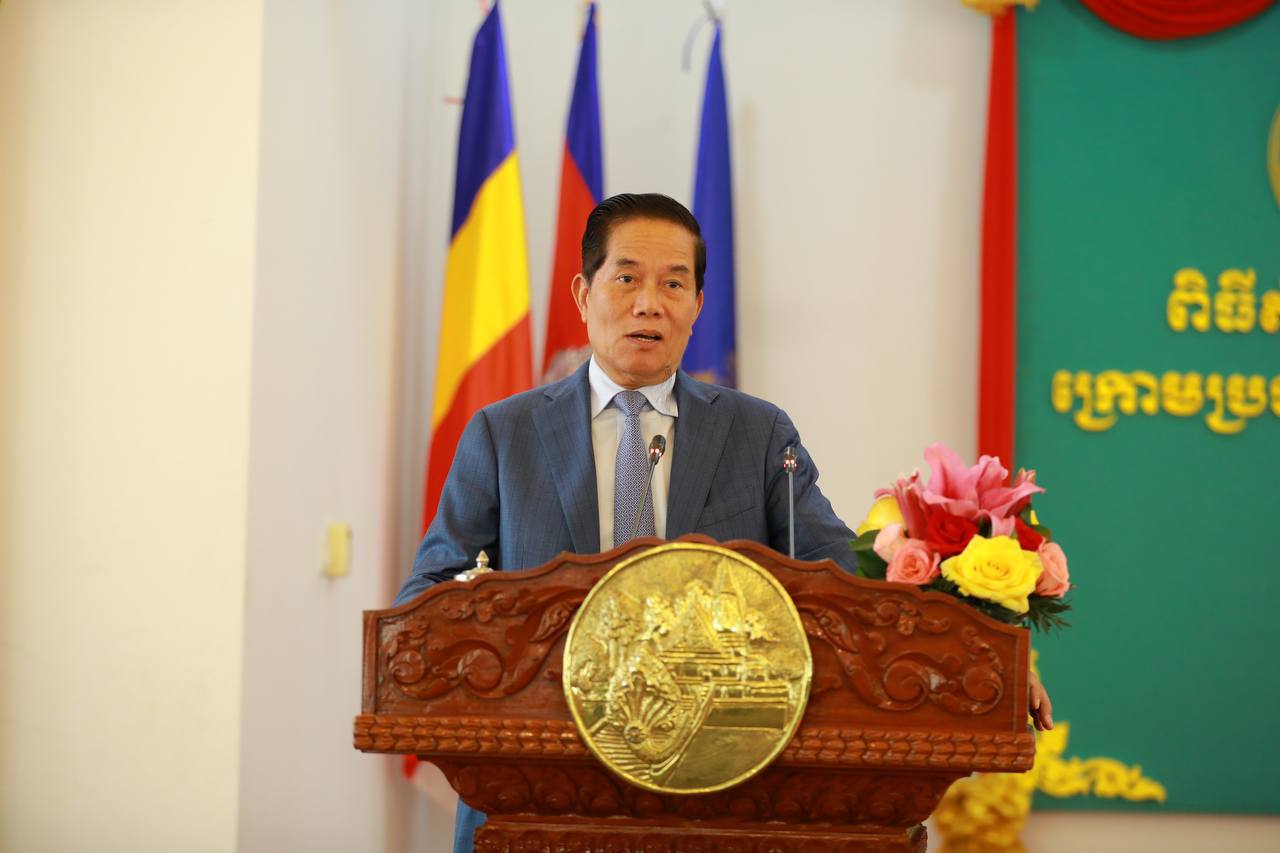 ឯកឧត្តម ឃួង ស្រេង កោតសរសើរបងប្អូននារី ក្នុងរដ្ឋបាលរាជធានីភ្នំពេញ ដែលបានលះបង់កំលាំងកាយចិត្តក្នុងការបំពេញភារកិច្ចជូនជាតិ និងប្រជាជននៅគ្រប់កិច្ចការសង្គម
