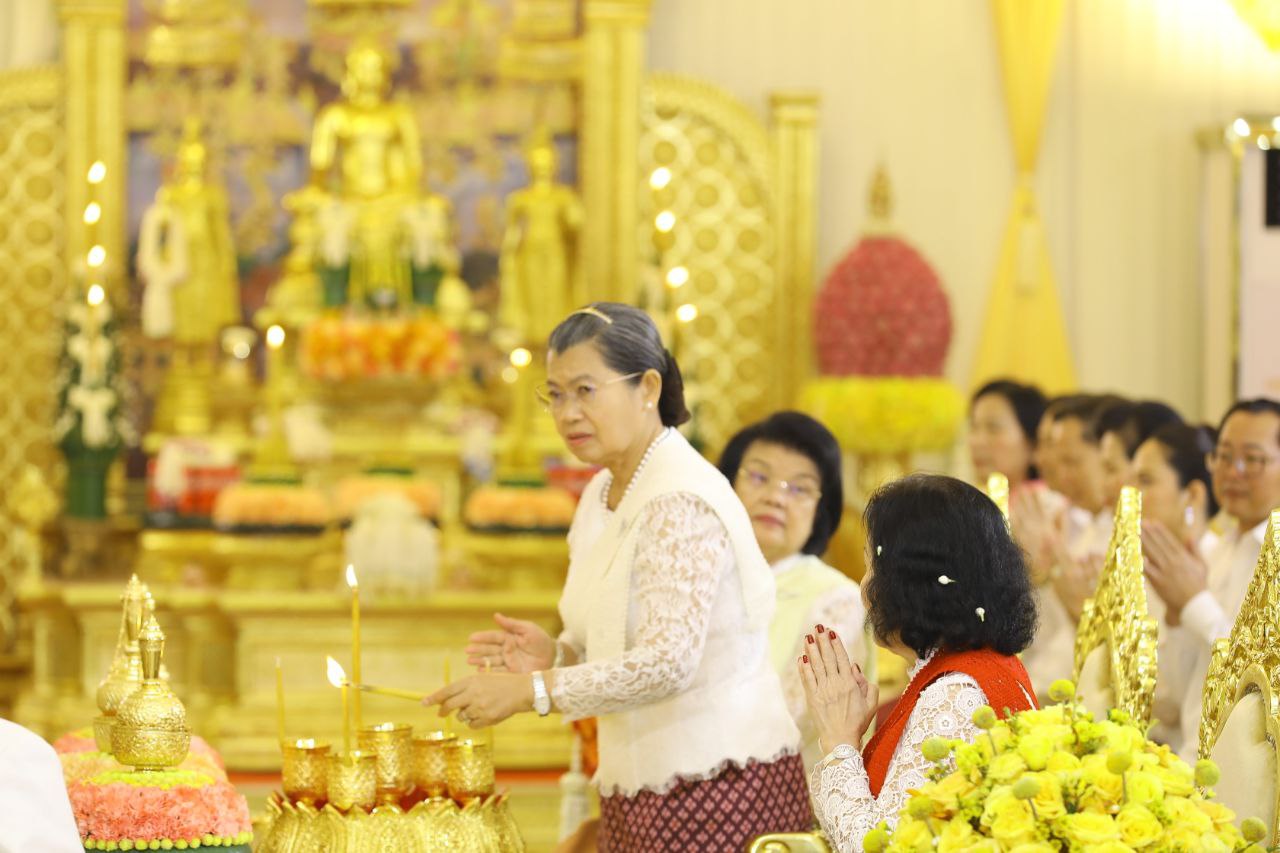 សម្តេច ម៉ែន សំអន អញ្ជើញចូលរួមបុណ្យផ្កាមហាសាមគ្គី ដើម្បីប្រមូលបច្ច័យជួសជុលព្រះវិហារ និងសមិទ្ធិផលនានានៅក្នុងវត្តសារាវ័ន្តតេជោ