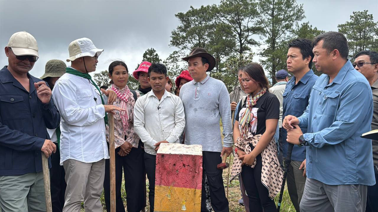 អនុវត្តតាមអនុសាសន៍ដ៏ម៉ឺងម៉ាត់របស់សម្តេចធិបតី៖ ក្រុមការងារអន្តរក្រសួងចុះដកបង្គោលព្រំដីក្នុងតំបន់ភ្នំខ្នងផ្សារ ក្រោយពីមានការព្រមព្រៀងបញ្ឈប់គម្រោងវិនិយោគរបស់ក្រុមហ៊ុនទាំងបួន
