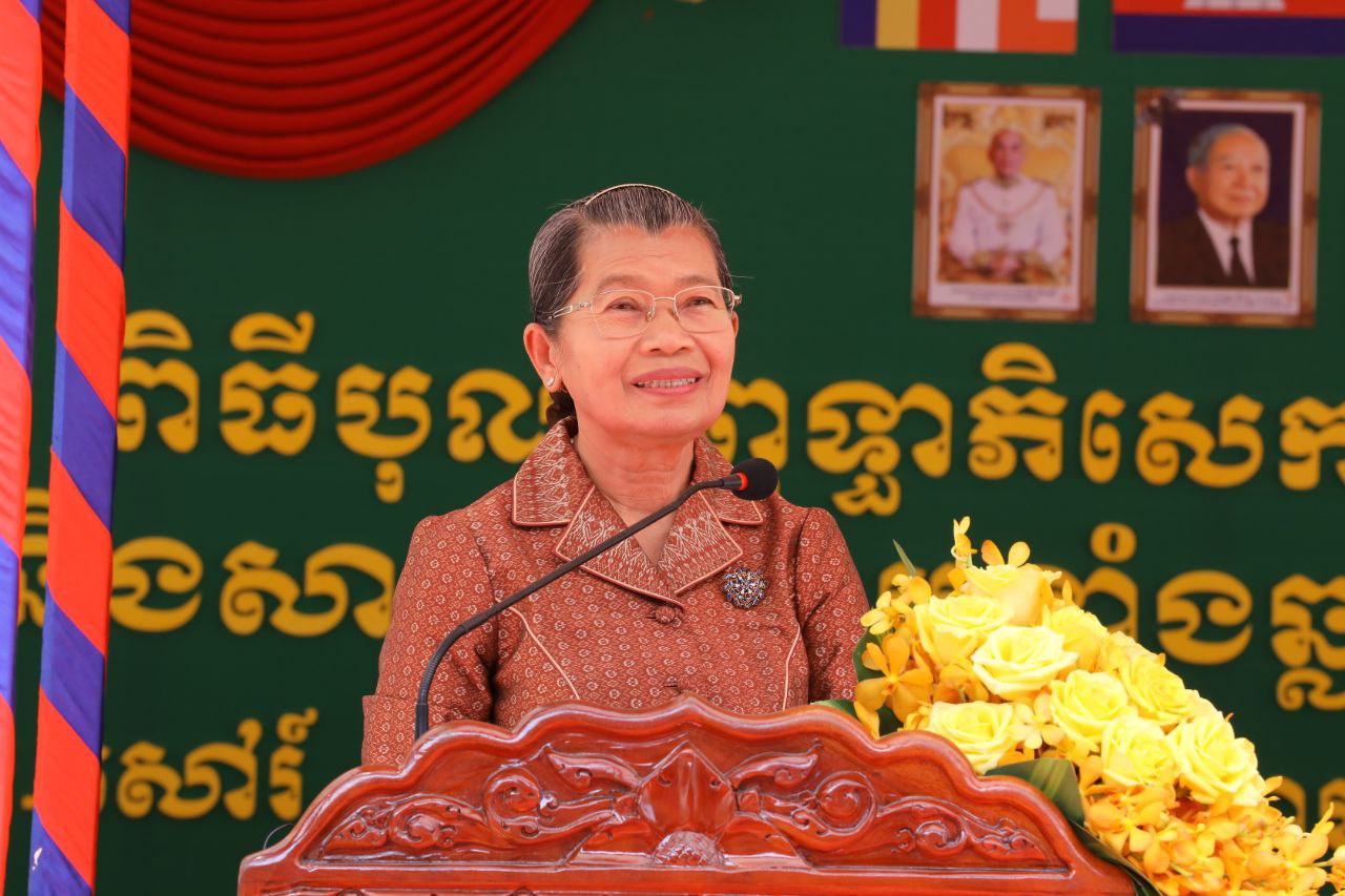 ពុទ្ធាភិសេកព្រះពុទ្ធរូបអង្គធំ និងសម្ពោធឆ្លងសមិទ្ធផលនានា នៅវត្តសំរោងពន្លៃ ស្ថិតក្នុងភូមិសំរោង ឃុំពន្លៃ ស្រុកអង្គរបុរី ខេត្តតាកែវ ដែលមានតម្លៃជាង ៣៧ម៉ឺនដុល្លារ