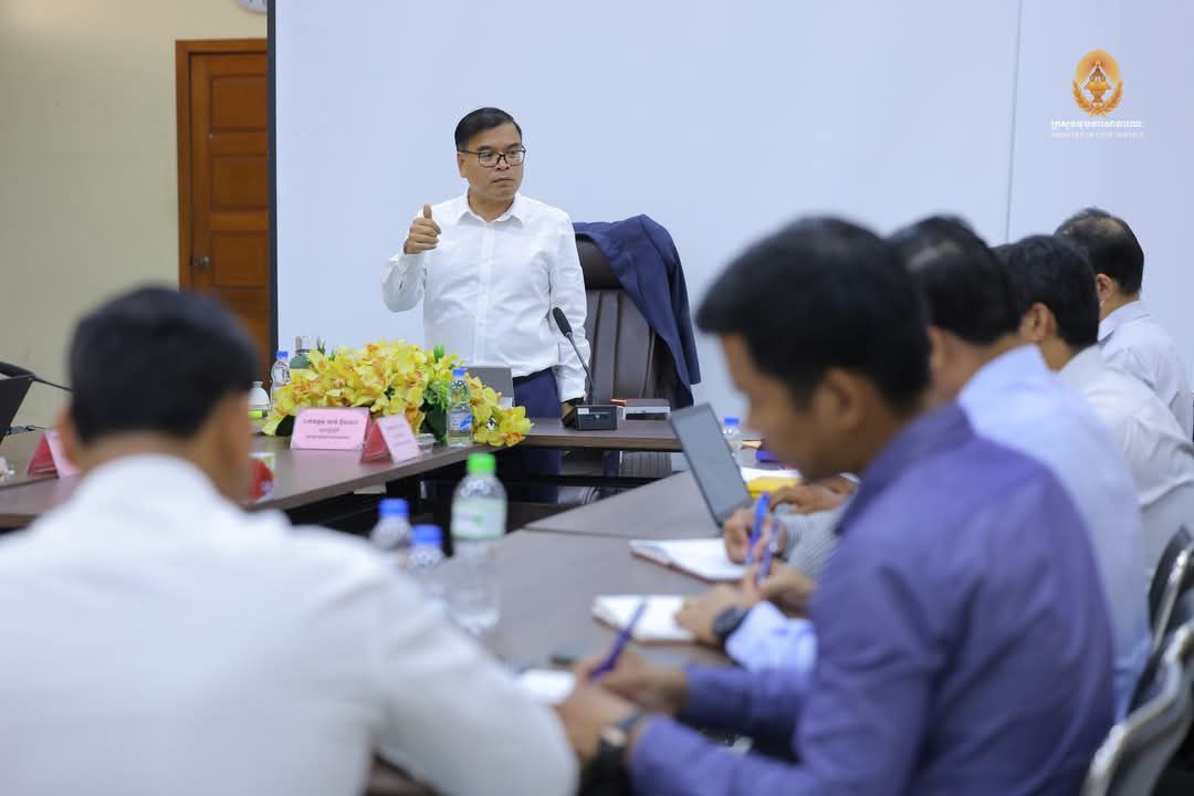 ក្រសួងមុខងារសាធារណៈ បន្តពិភាក្សាលើការ​រៀបចំ​យន្ត​ការ និងវិធីសាស្ត្រការងារធ្វើបច្ចុប្បន្នភាព ​រចនាសម្ព័ន្ធ​ក្រ​សួង ស្ថាប័ន និងការជំរឿនមន្ត្រីរាជការស៊ីវិល
