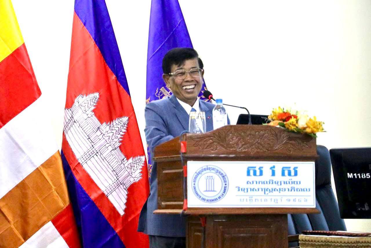 ប្រធានអាជ្ញាធរជាតិប្រយុទ្ធនឹងជំងឺអេដស៍ ផ្ដល់បាឋកថា ដល់និស្សិតសាកលវិទ្យាល័យវិទ្យាសាស្រ្តសុខាភិបាល